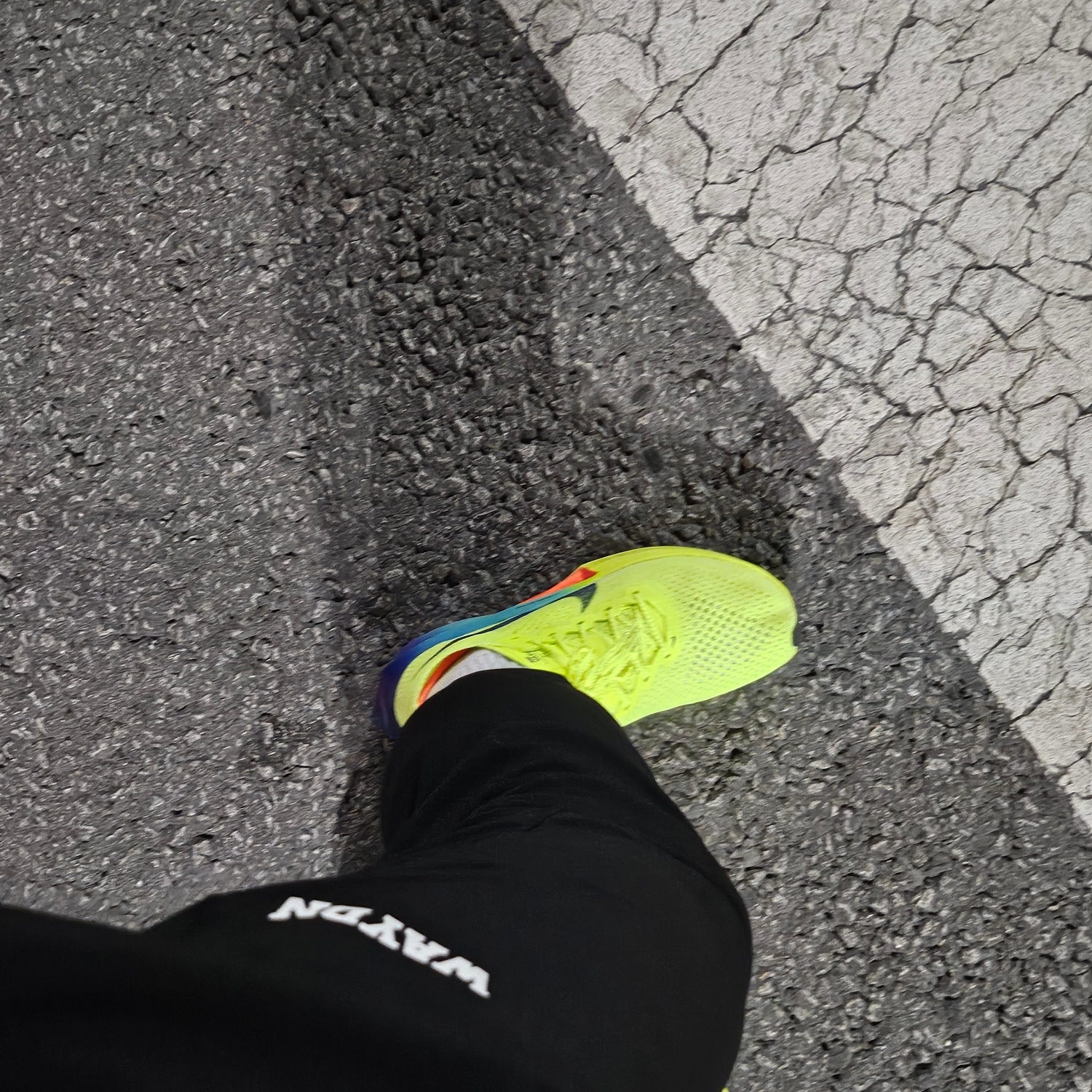 Nike ZoomX Vaporfly Next% 3 Volt Scream Green 착용 스타일