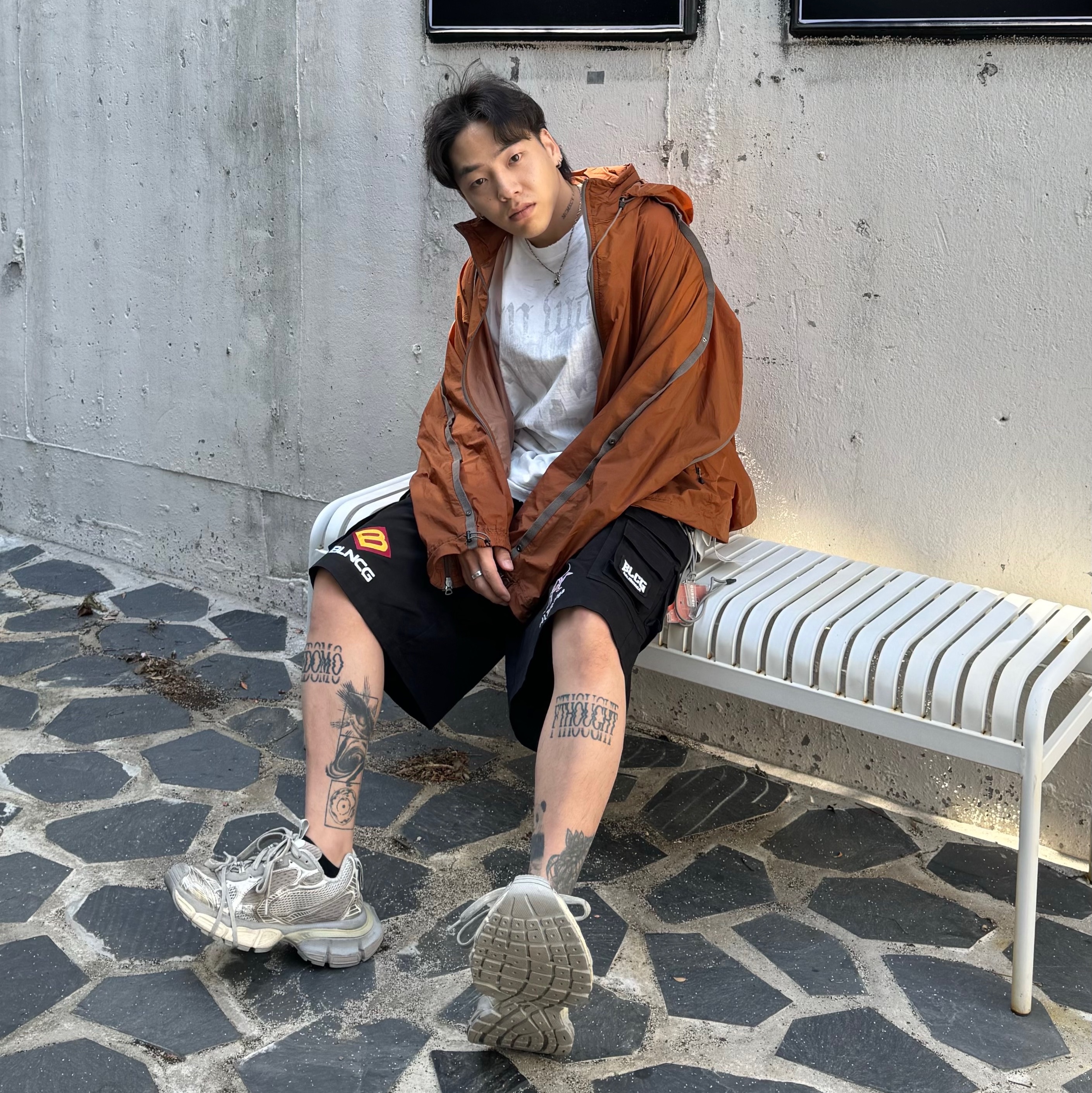 (W) Balenciaga 3XL Sneakers Light Beige 착용 스타일