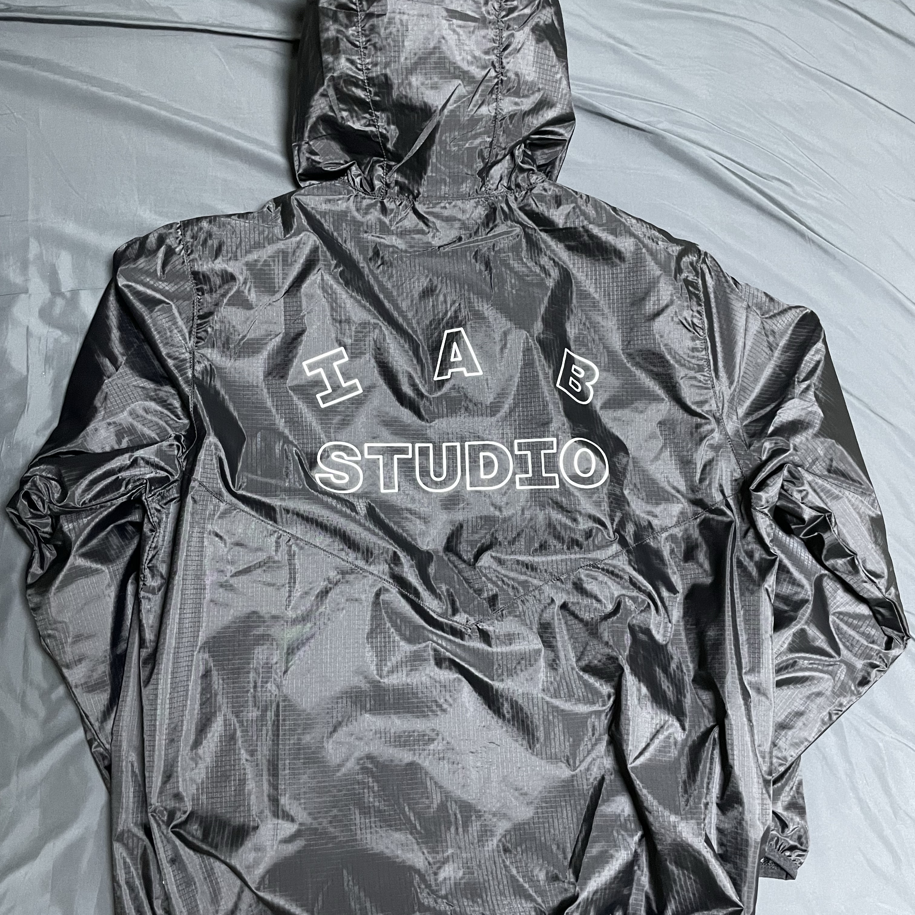 IAB Studio Ripstop Wind Jacket Black 착용 스타일 - 3