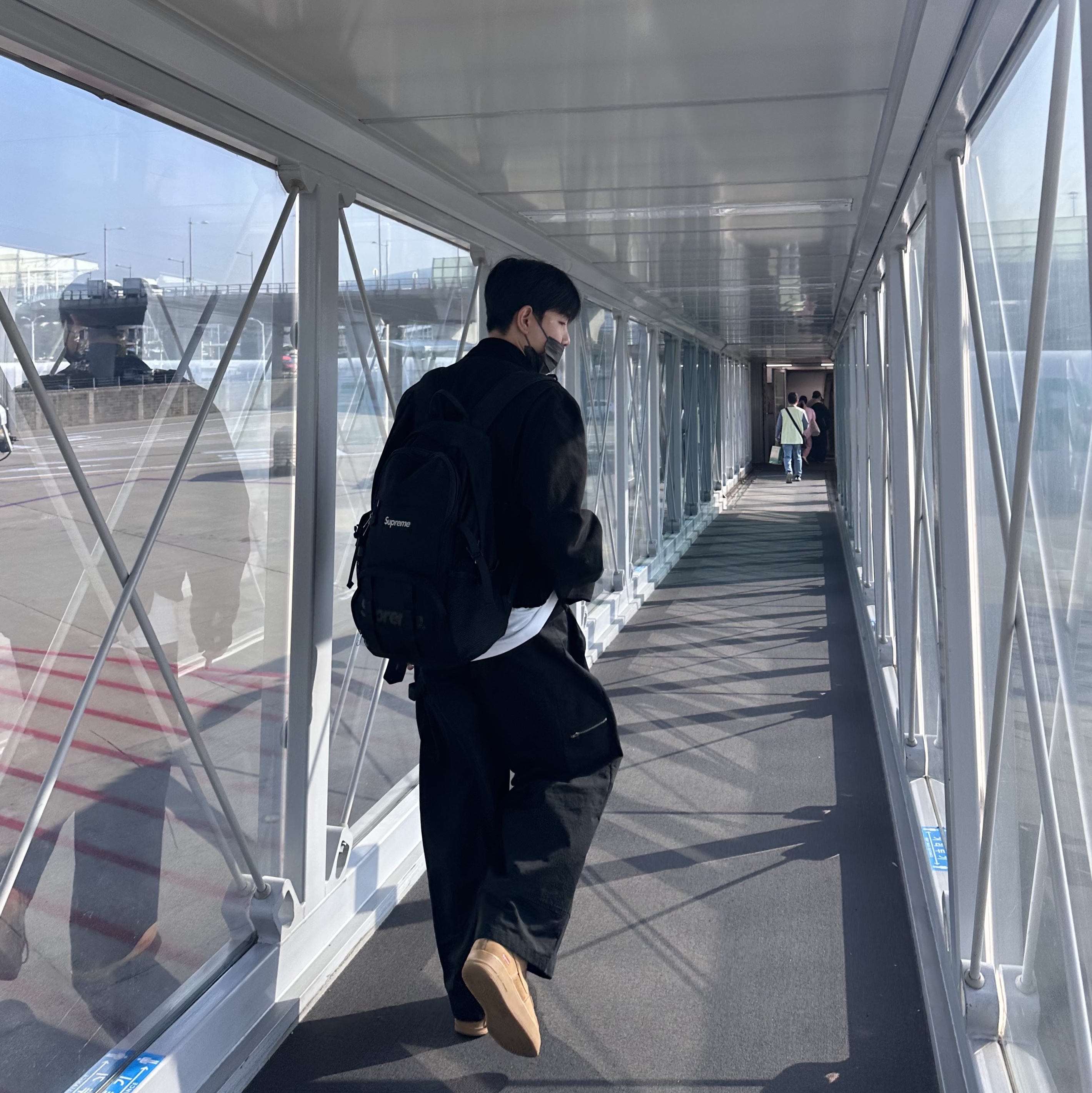 Nike x Supreme Air Force 1 Low Flax, Sansan Gear Logo Long Sleeves White - 23FW 착용 스타일 - 3