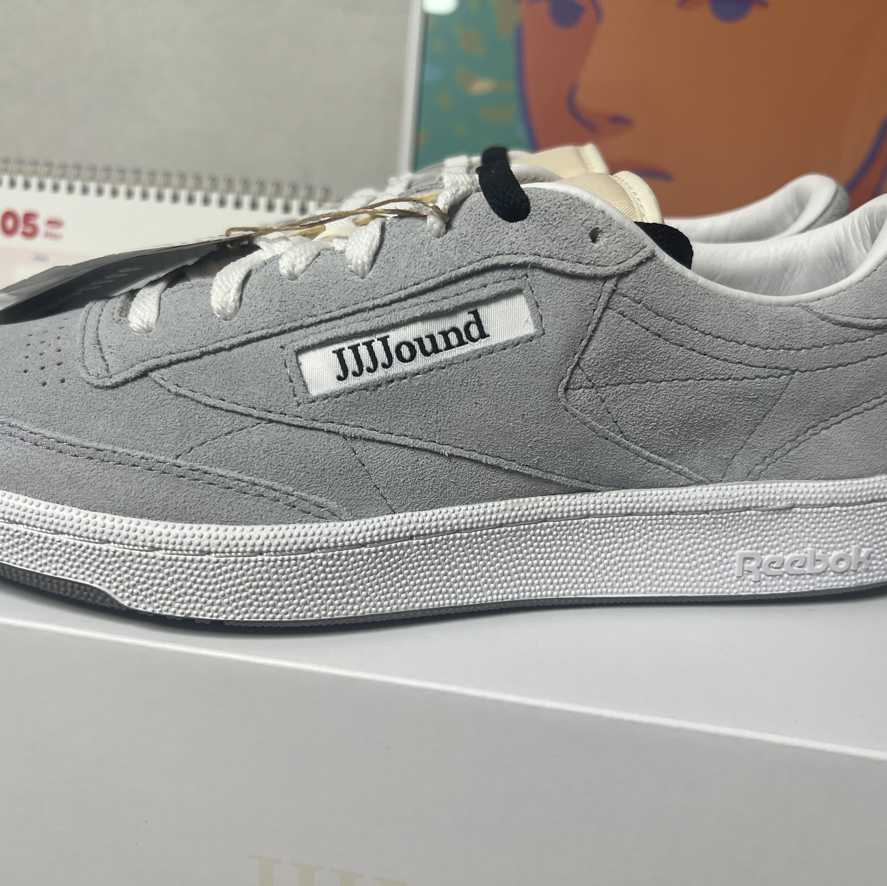 Reebok x JJJJound Club C 85 Suede Cold Grey 2 White 착용 스타일 - 2