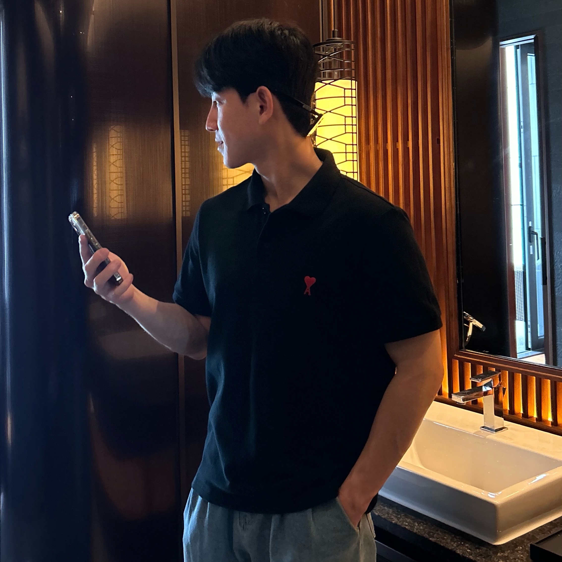 AMI de Coeur Polo Shirt Black 착용 스타일