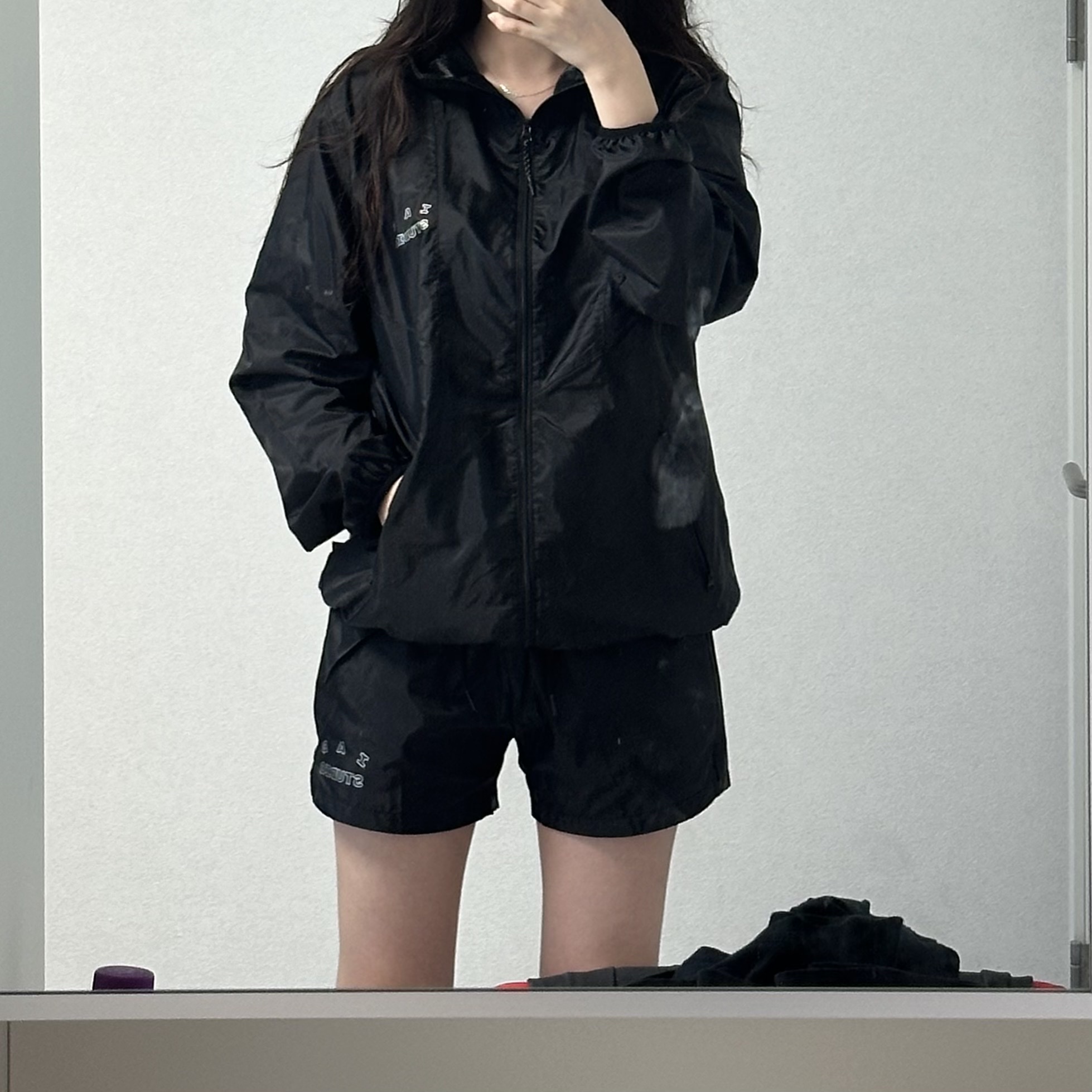 IAB Studio Ripstop Wind Jacket Black, IAB Studio Ripstop Shorts Black 착용 스타일