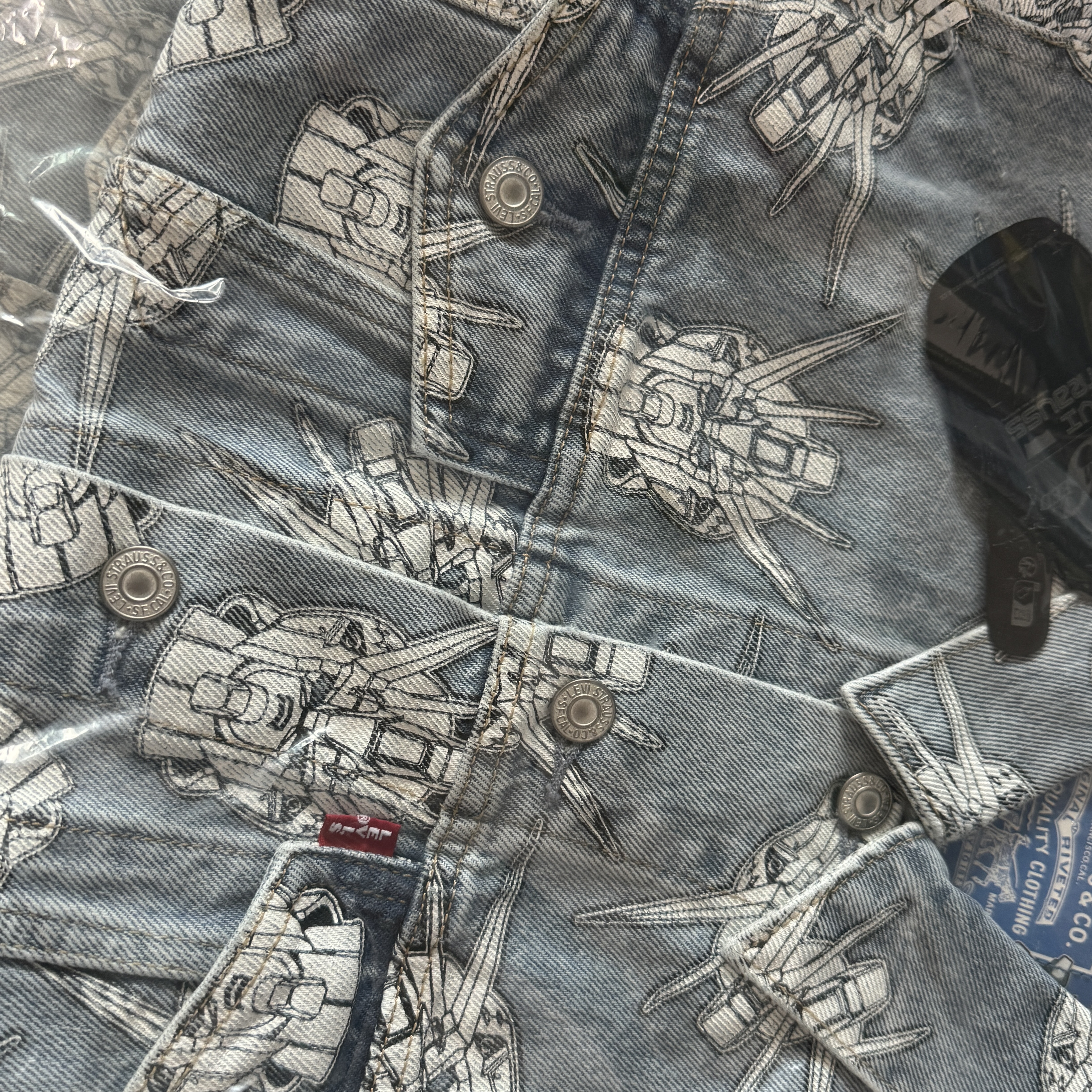 Levi's x Gundam Seed Relaxed Trucker Jacket Starfighter Trucker 착용 스타일