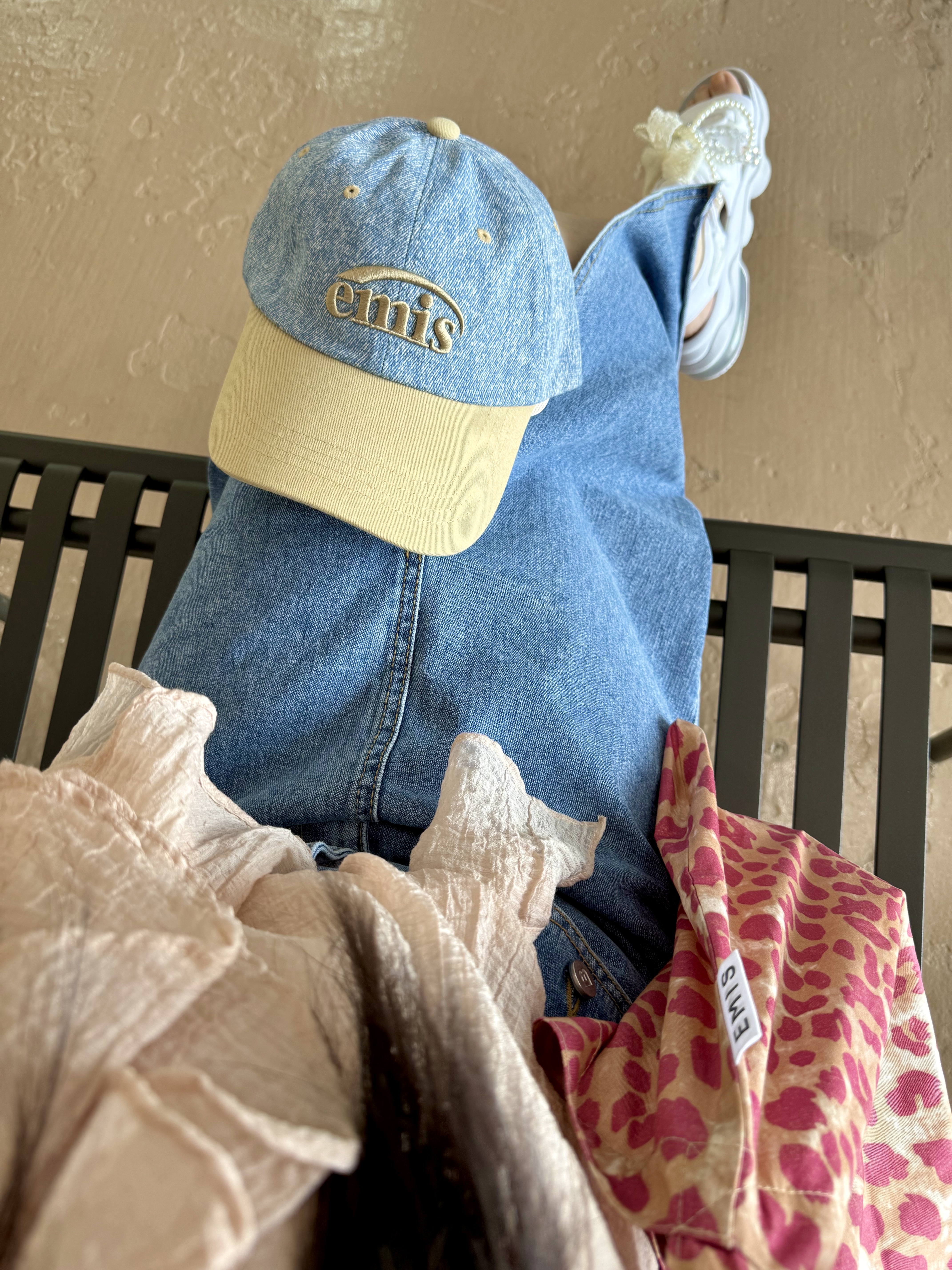 Emis New Logo Denim Ball Cap Light Blue Denim Beige, Emis Cotton Leopard Eco Bag Pink 착용 스타일 - 3