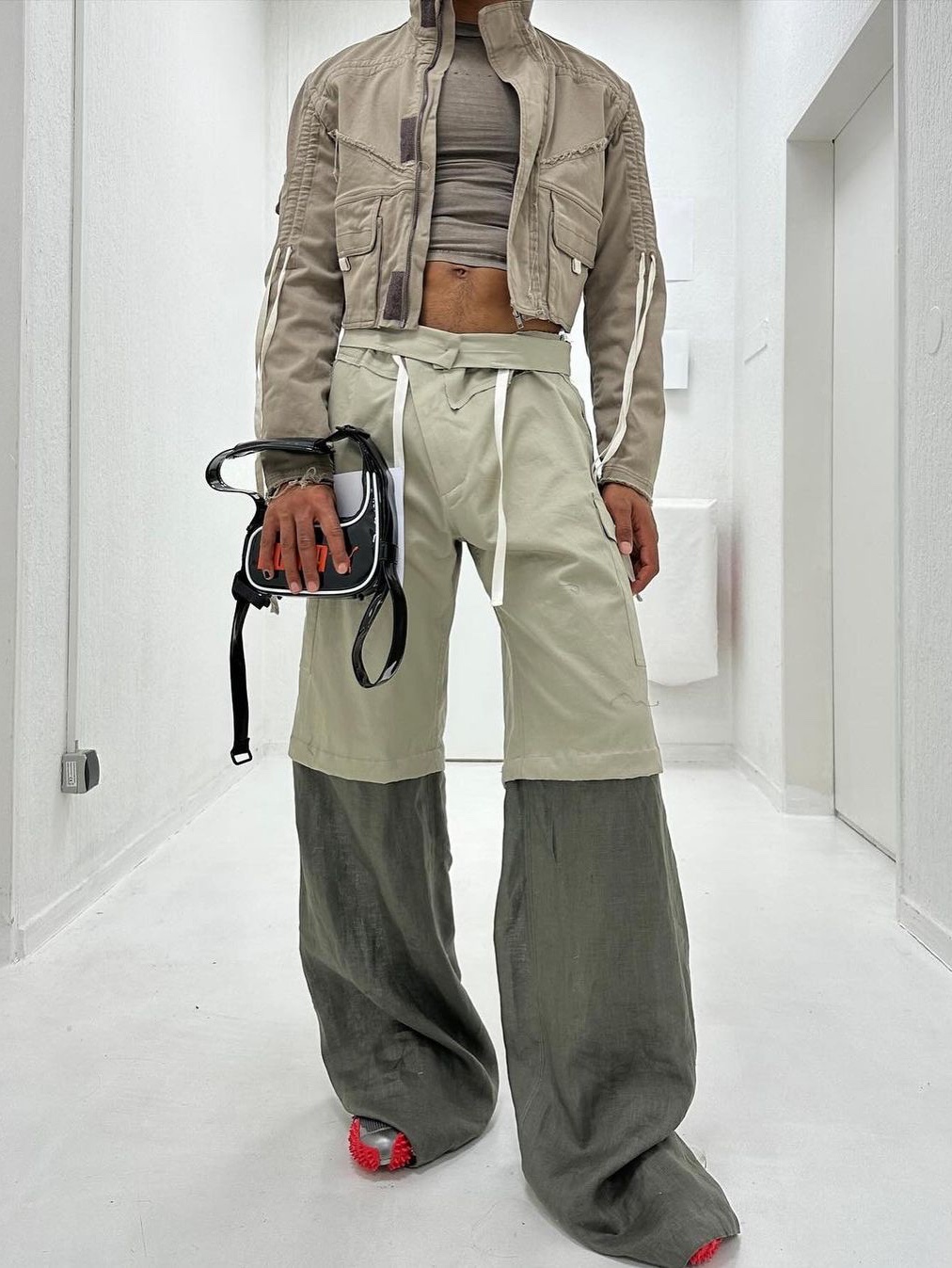 Ottolinger Women Baggy Cargo Pants Olive Grey 착용 스타일