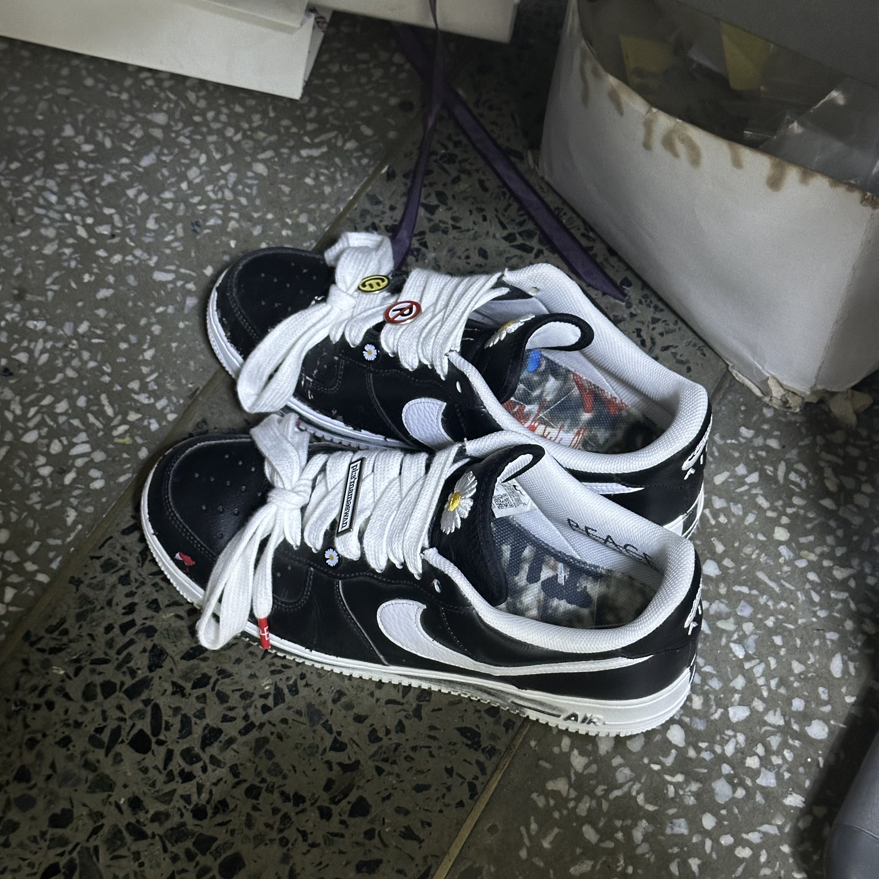Nike x Peaceminusone Air Force 1 Low Para-Noise 착용 스타일
