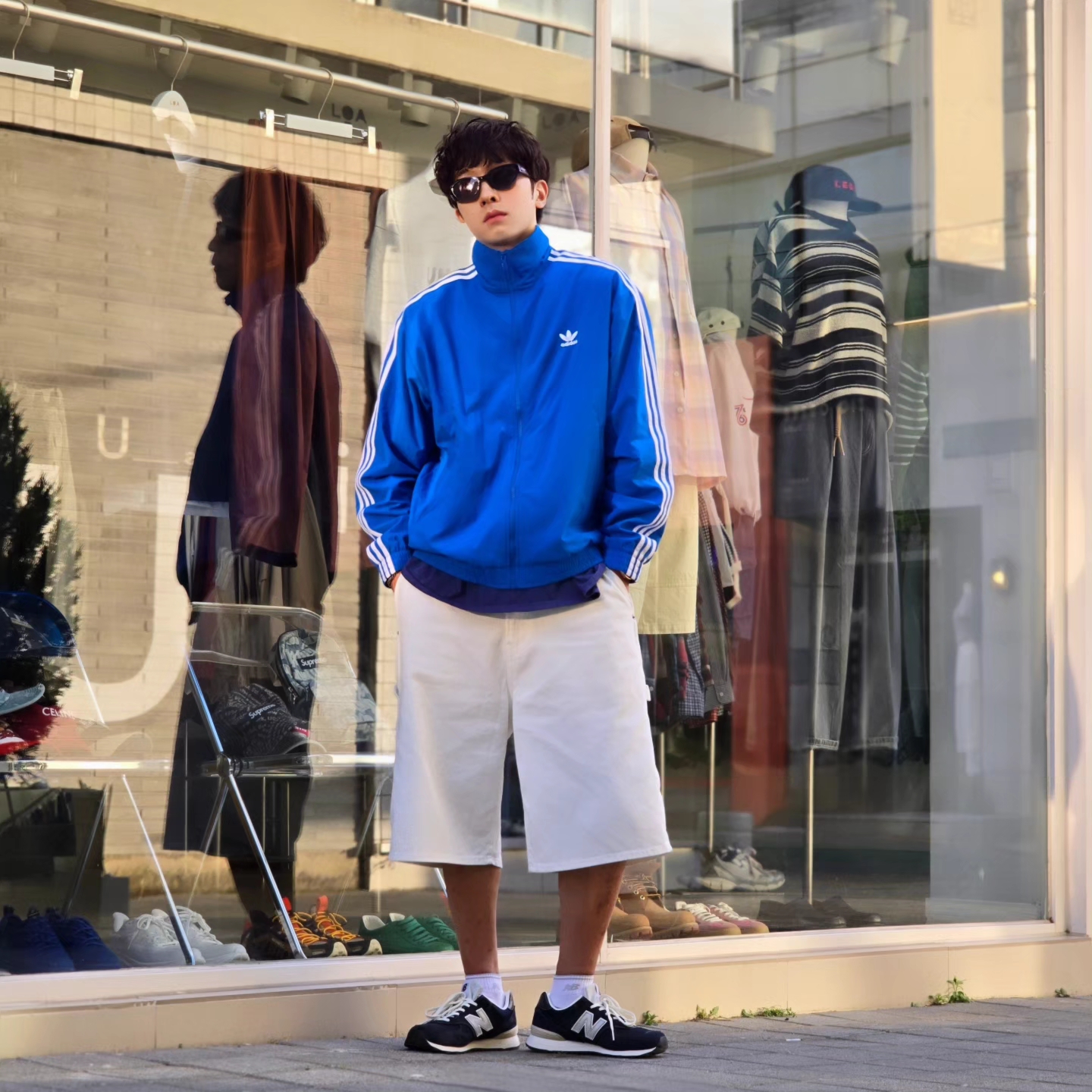 Adidas Adicolor Woven Firebird Track Top Blue Bird  - KR Sizing, Adidas Adicolor Woven Firebird Track Top Blue Bird  - US Sizing 착용 스타일 - 3