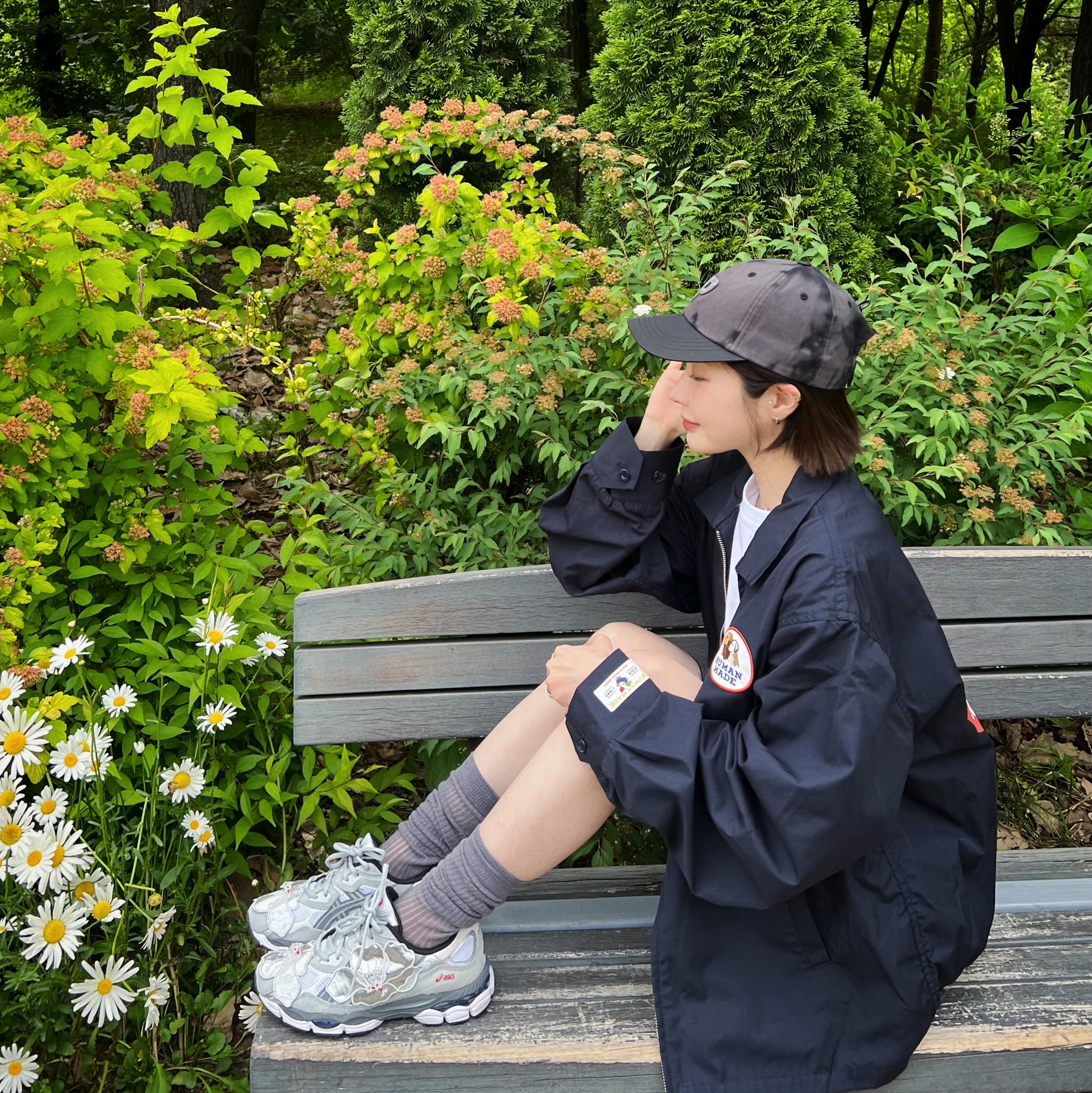 Human Made Drizzler Jacket Navy, Asics x Cecilie Bahnsen Gel-NYC White Steel Grey 착용 스타일