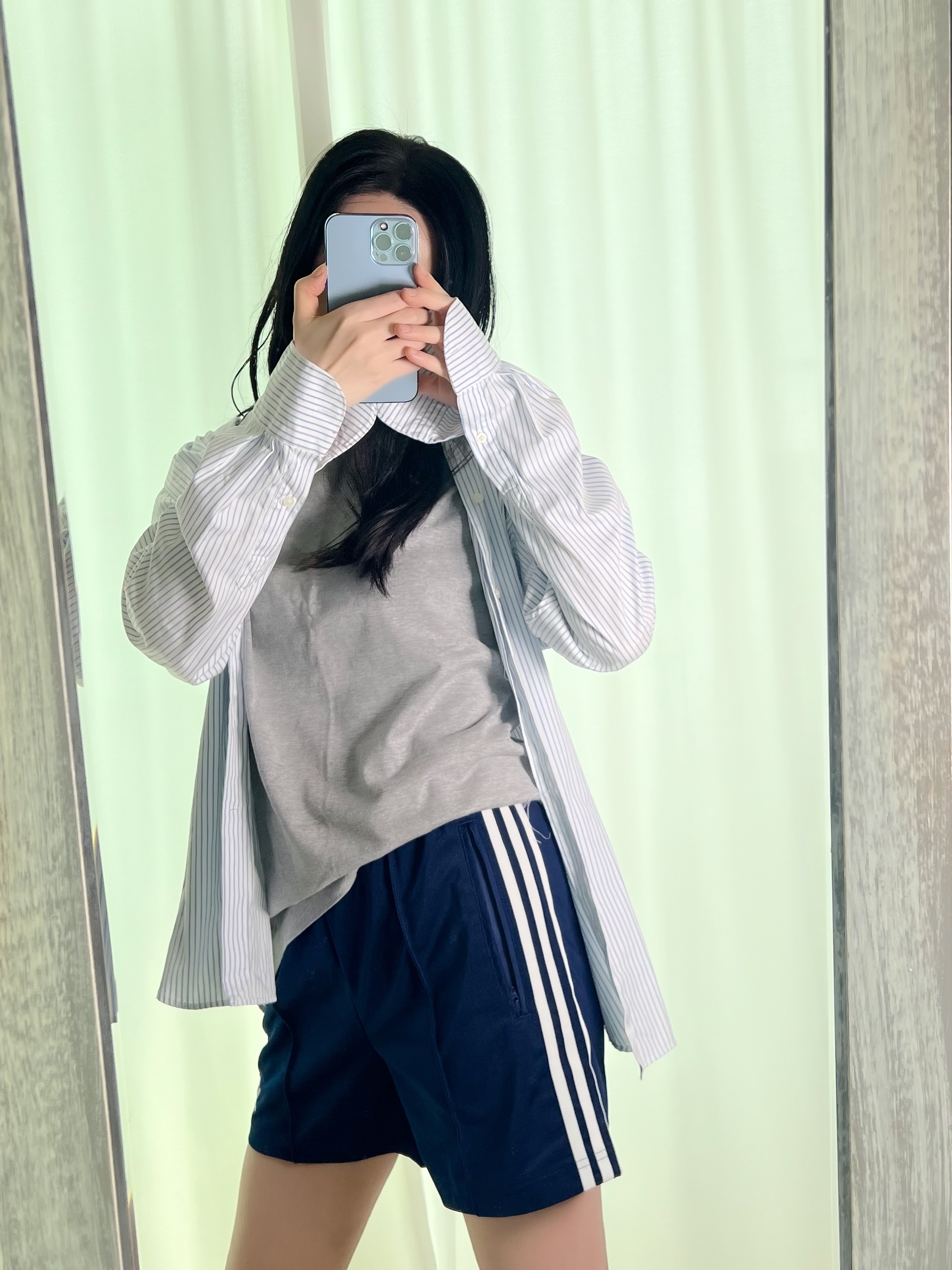 (W) Adidas Firebird Shorts Dark Blue - KR Sizing 착용 스타일