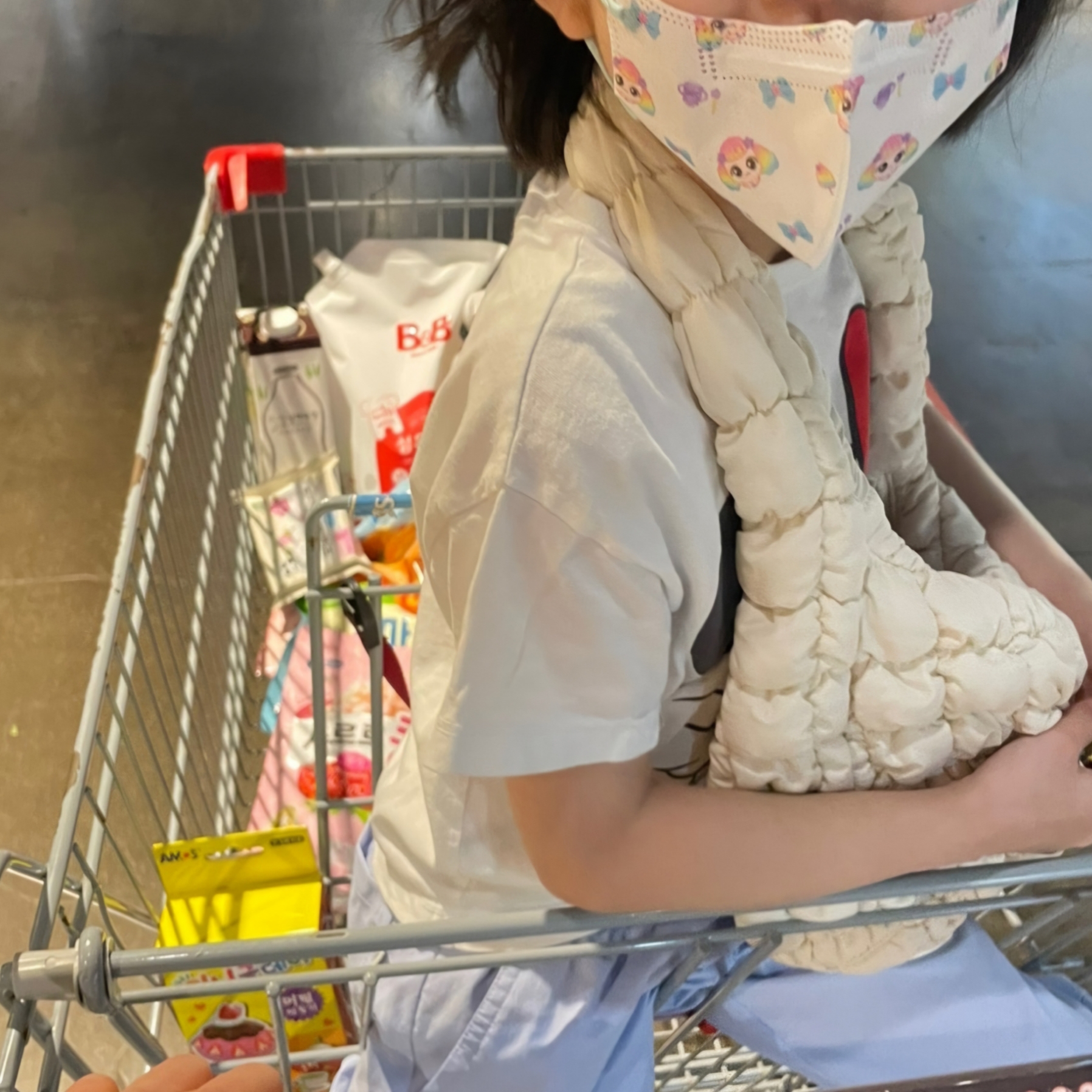 COS Quilted Mini Bag Cream 착용 스타일 - 2