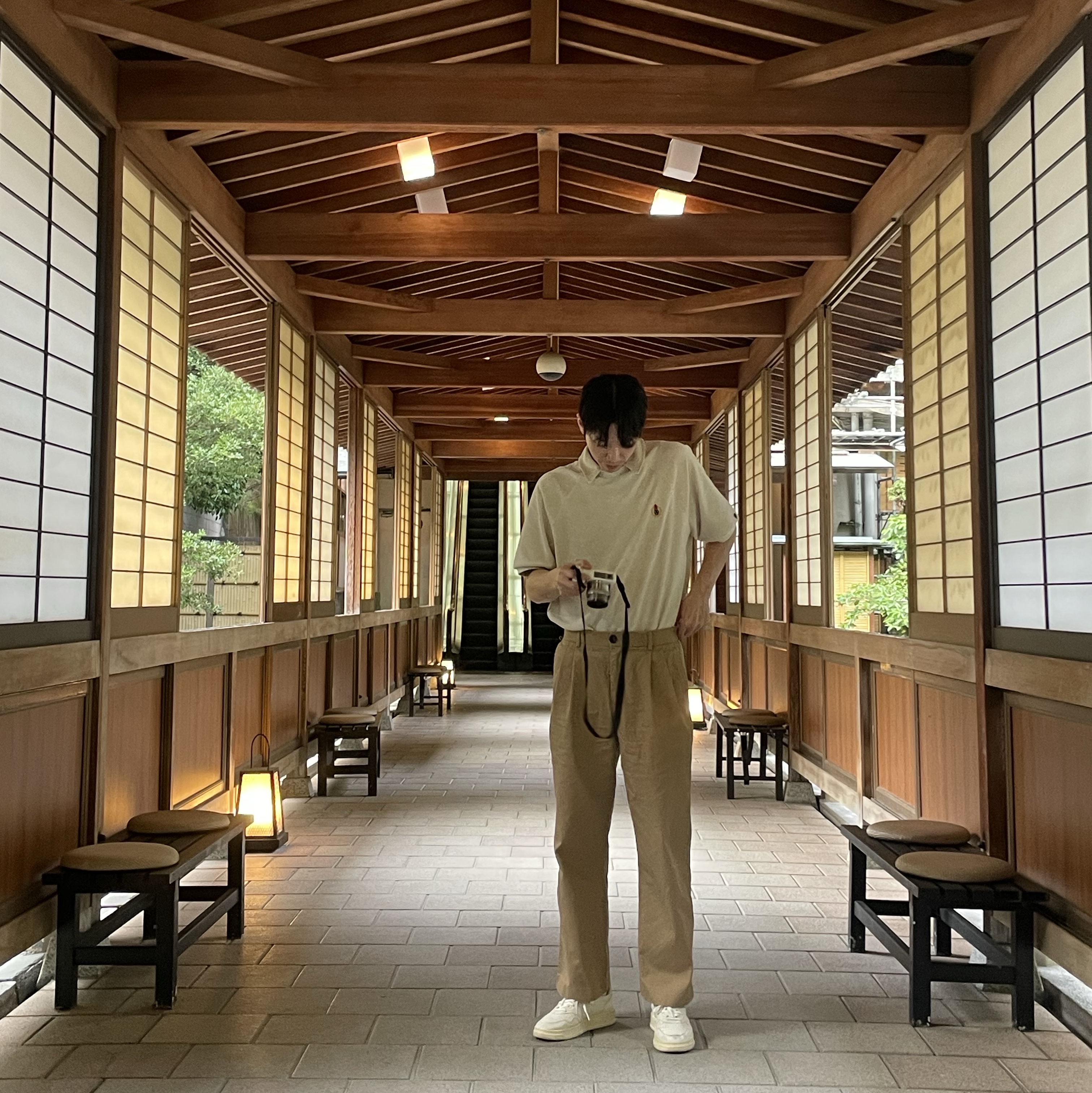 Autry Medalist Low Leather Sneakers White 착용 스타일 - 1