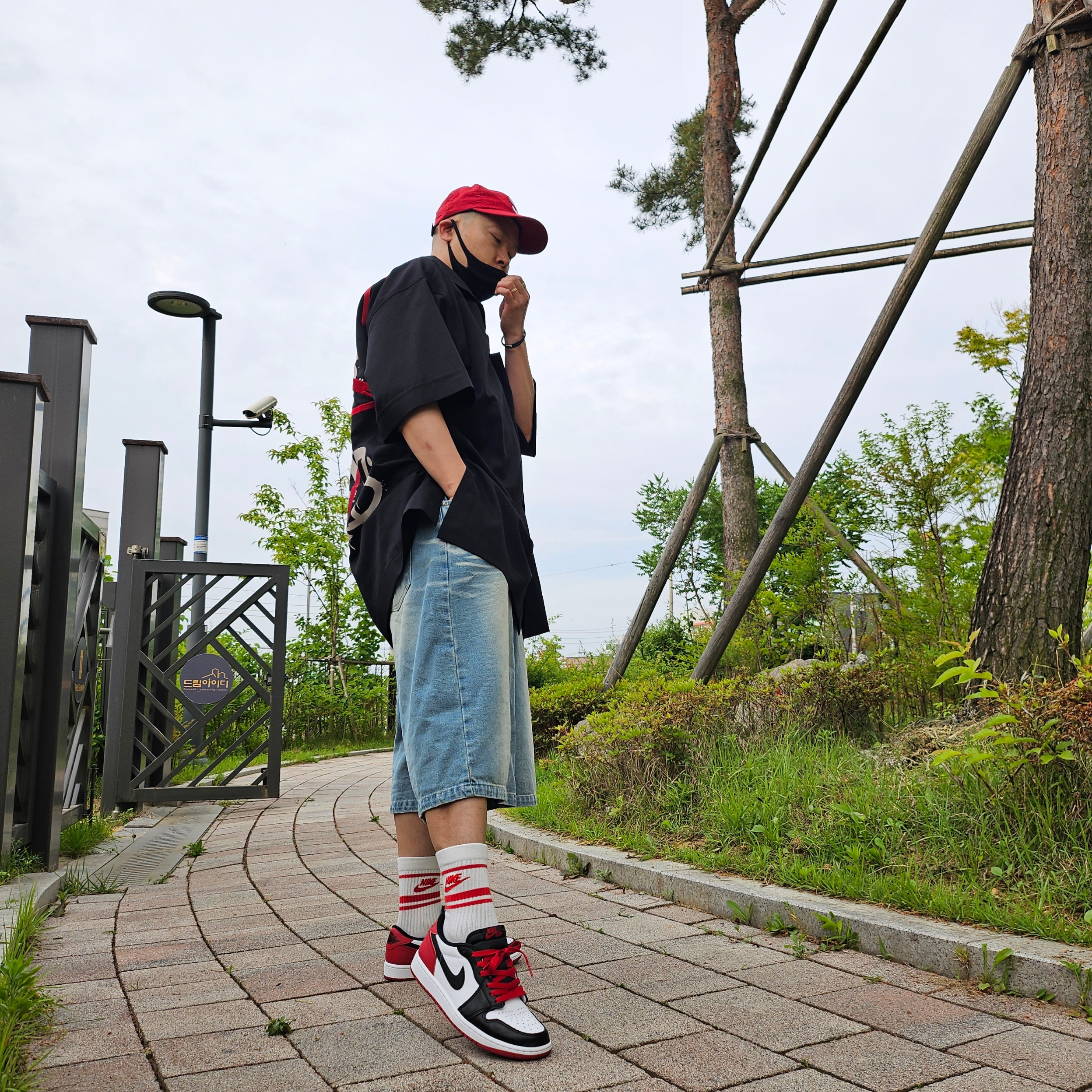 Supreme Seersucker S Logo 6-Panel Red - 24SS, Jordan 1 Retro Low OG Black Toe 착용 스타일 - 1