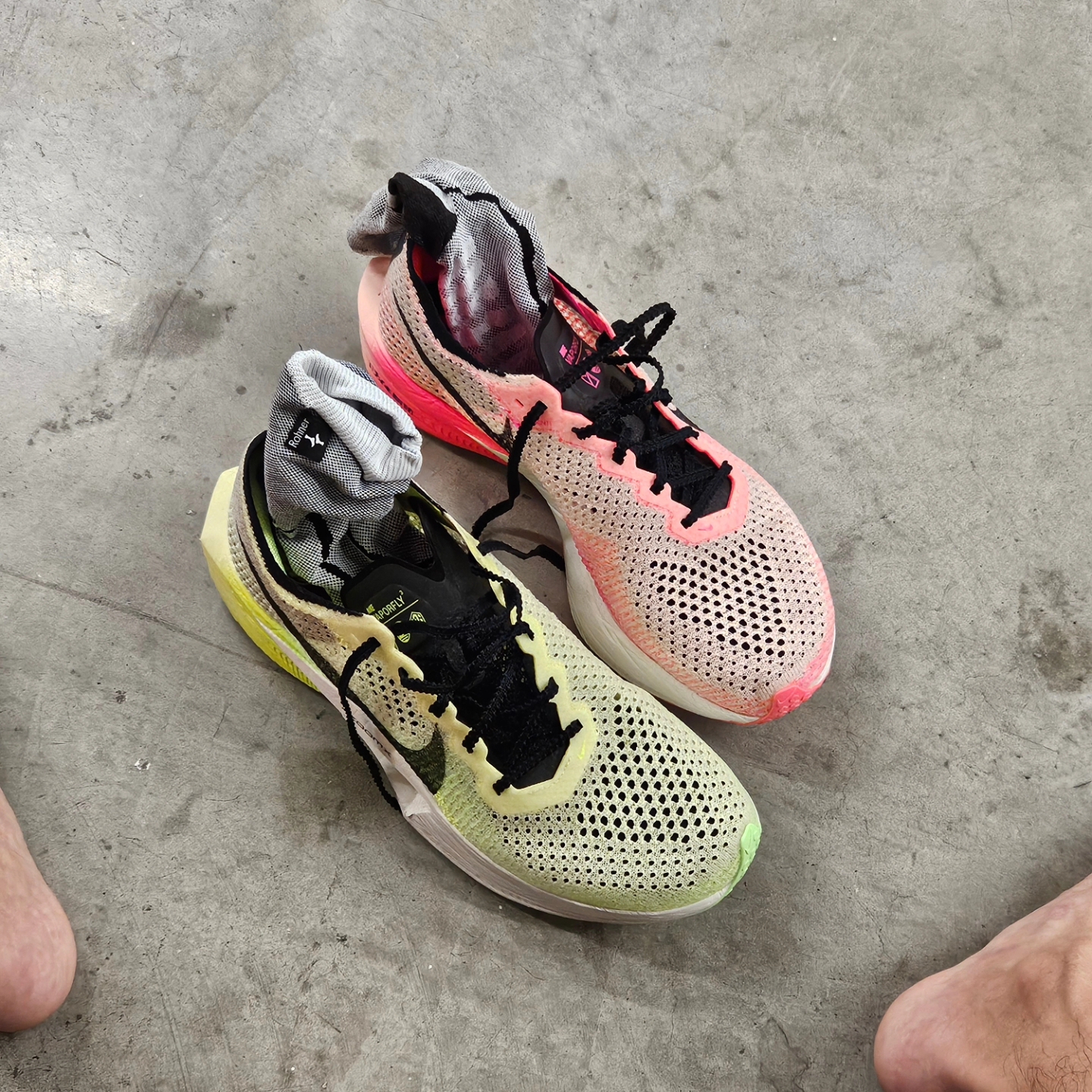 Nike ZoomX Vaporfly Next% 3 FK Luminous Green Black 착용 스타일 - 2
