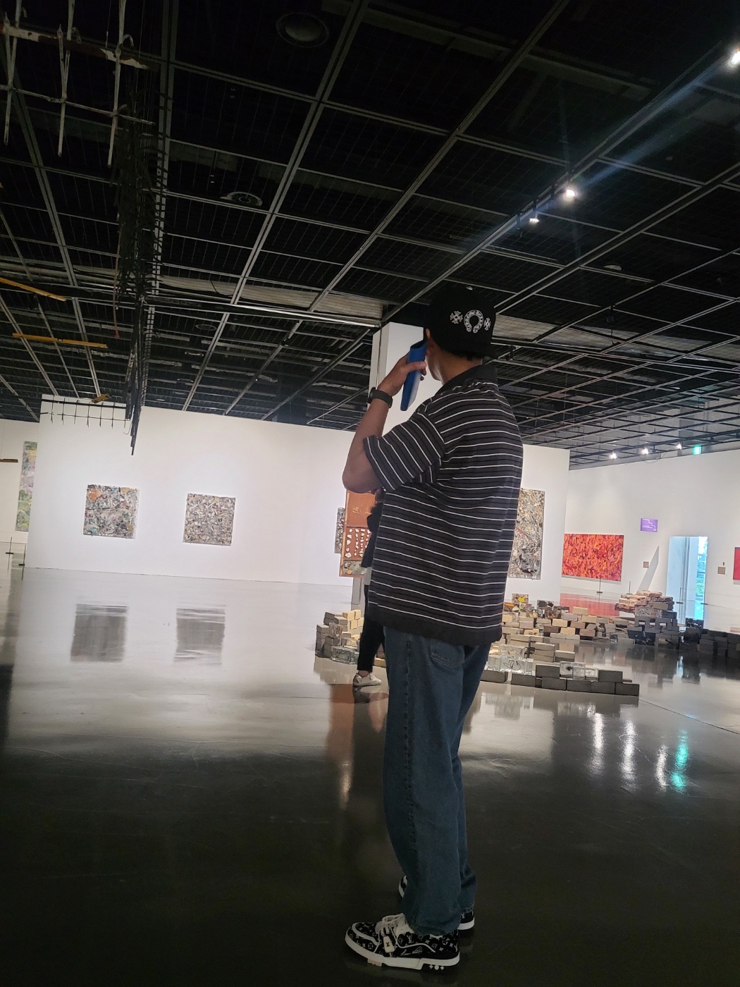Chrome Hearts Horseshoe Denim Baseball Hat Black, Louis Vuitton LV Trainer Sneakers Monogram Textile Black 착용 스타일