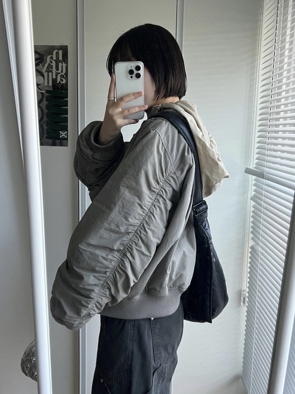[KREAM 단독] Haleine Roundneck Bomber Khaki Grey 착용 스타일