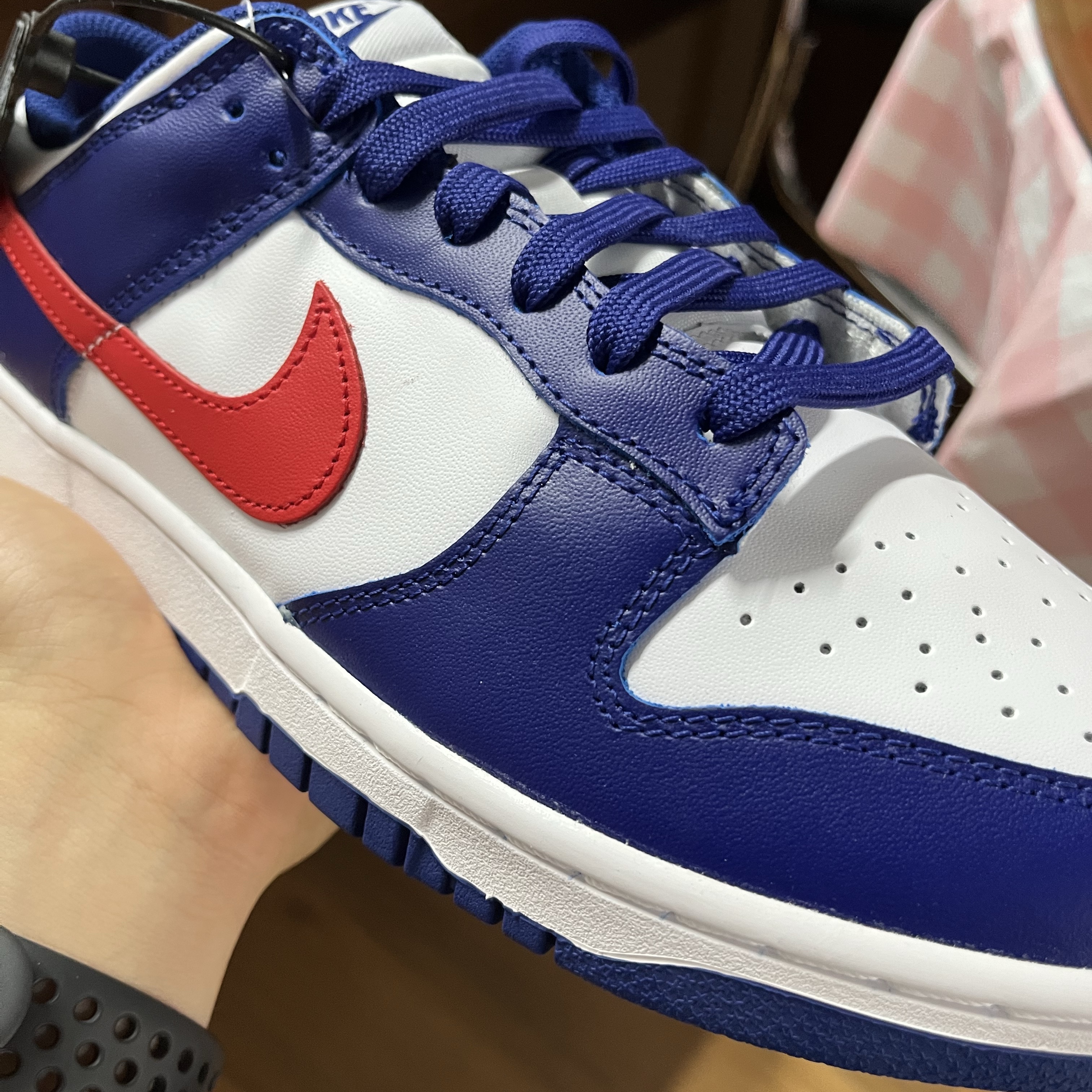 (W) Nike Dunk Low White and University Red 착용 스타일