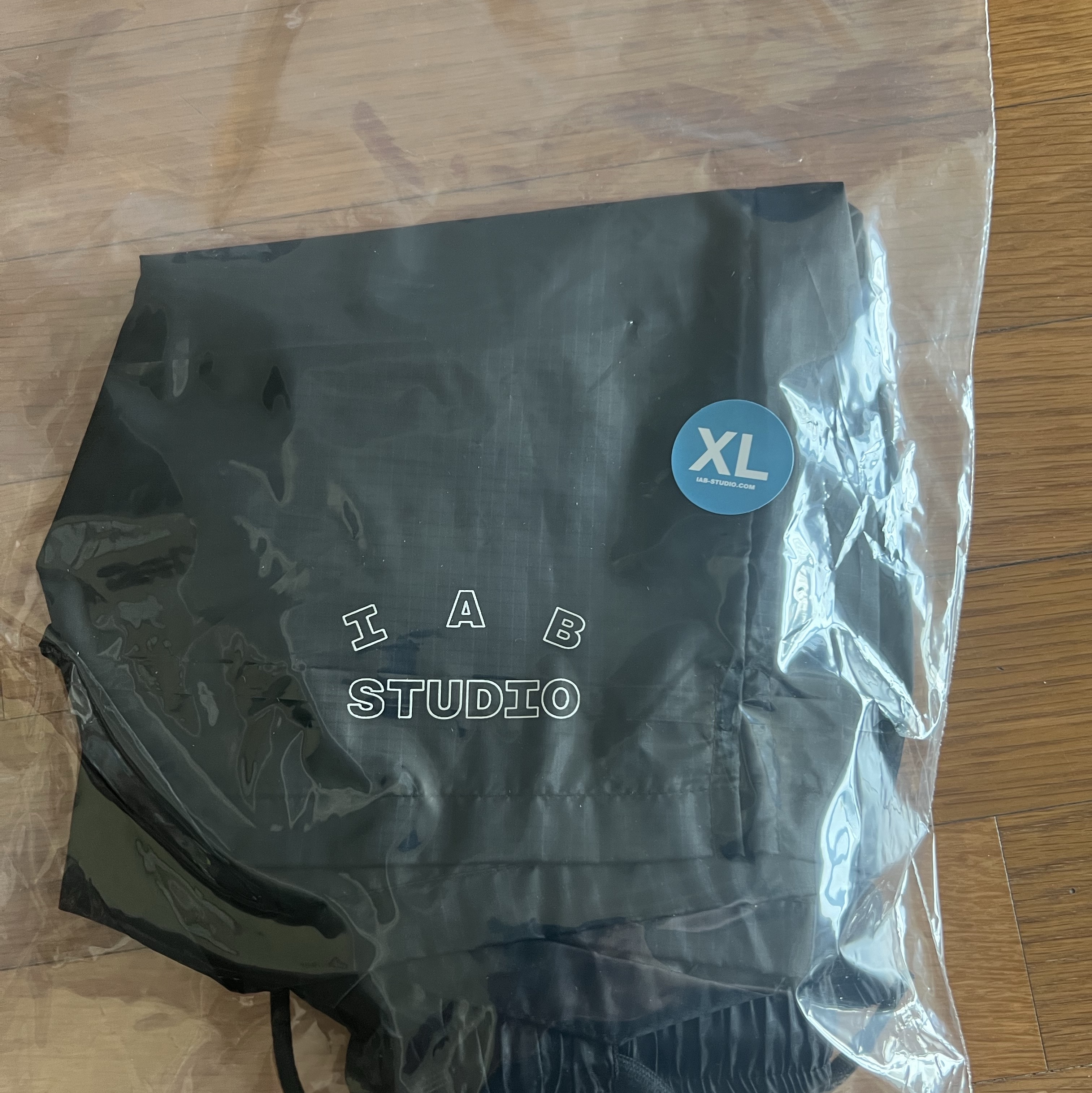 IAB Studio Ripstop Shorts Black 착용 스타일