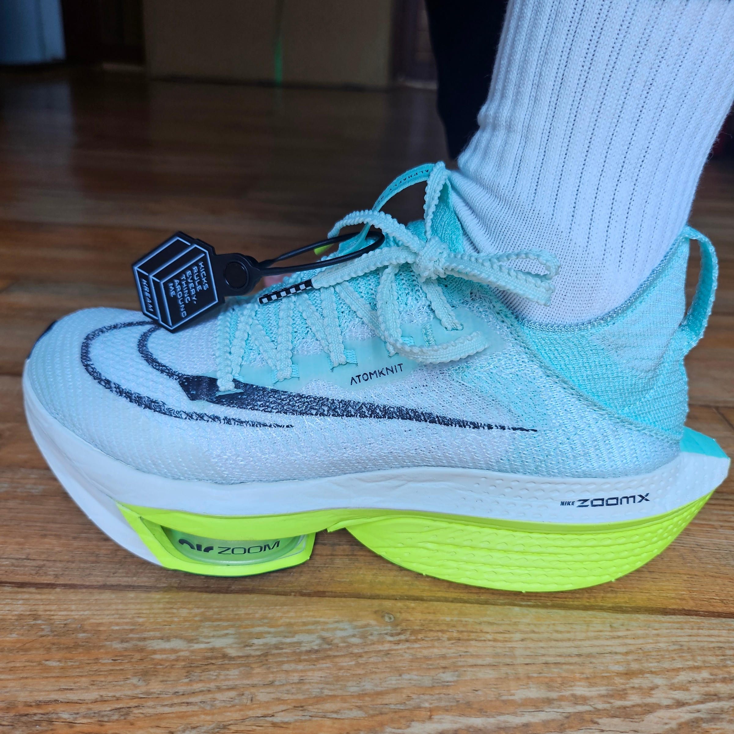 (W) Nike Air Zoom Alphafly Next% 2 Mint Foam Volt 착용 스타일
