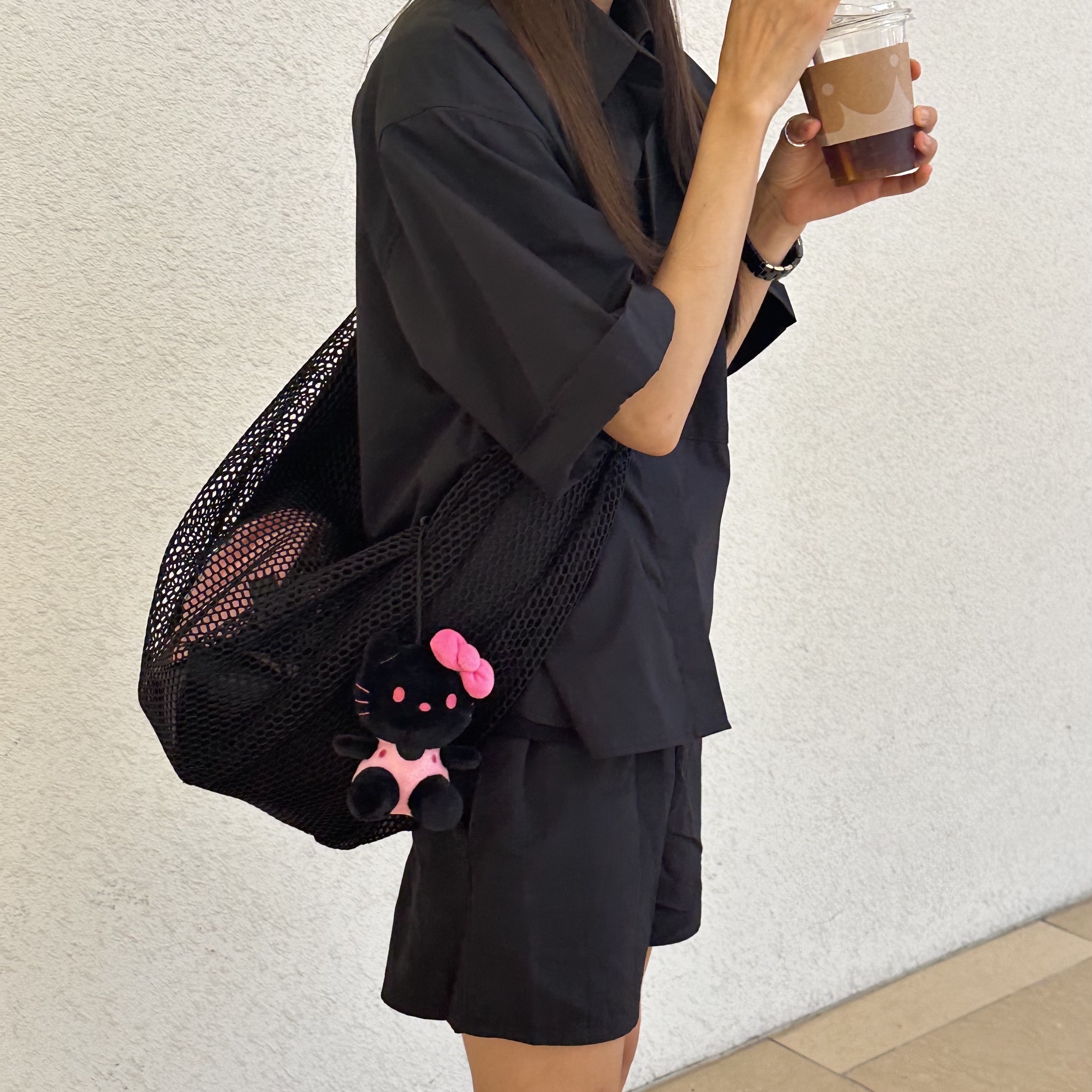 Fila Interun Pink Black, (W) Zara Poplin Pocket Shirt Black 착용 스타일 - 3