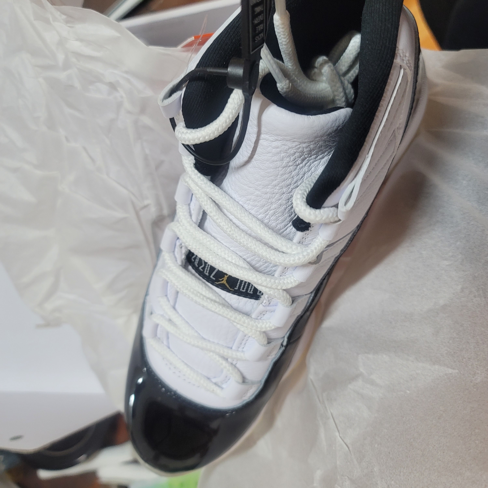 Jordan 11 Retro Gratitude 착용 스타일 - 2