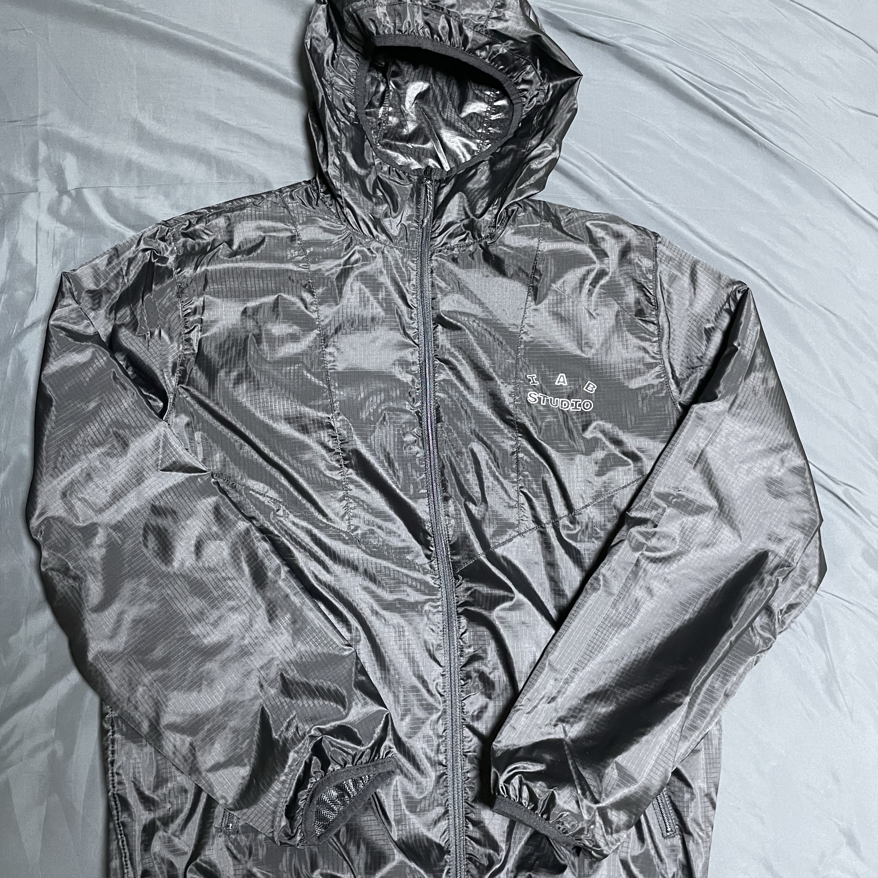 IAB Studio Ripstop Wind Jacket Black 착용 스타일 - 2