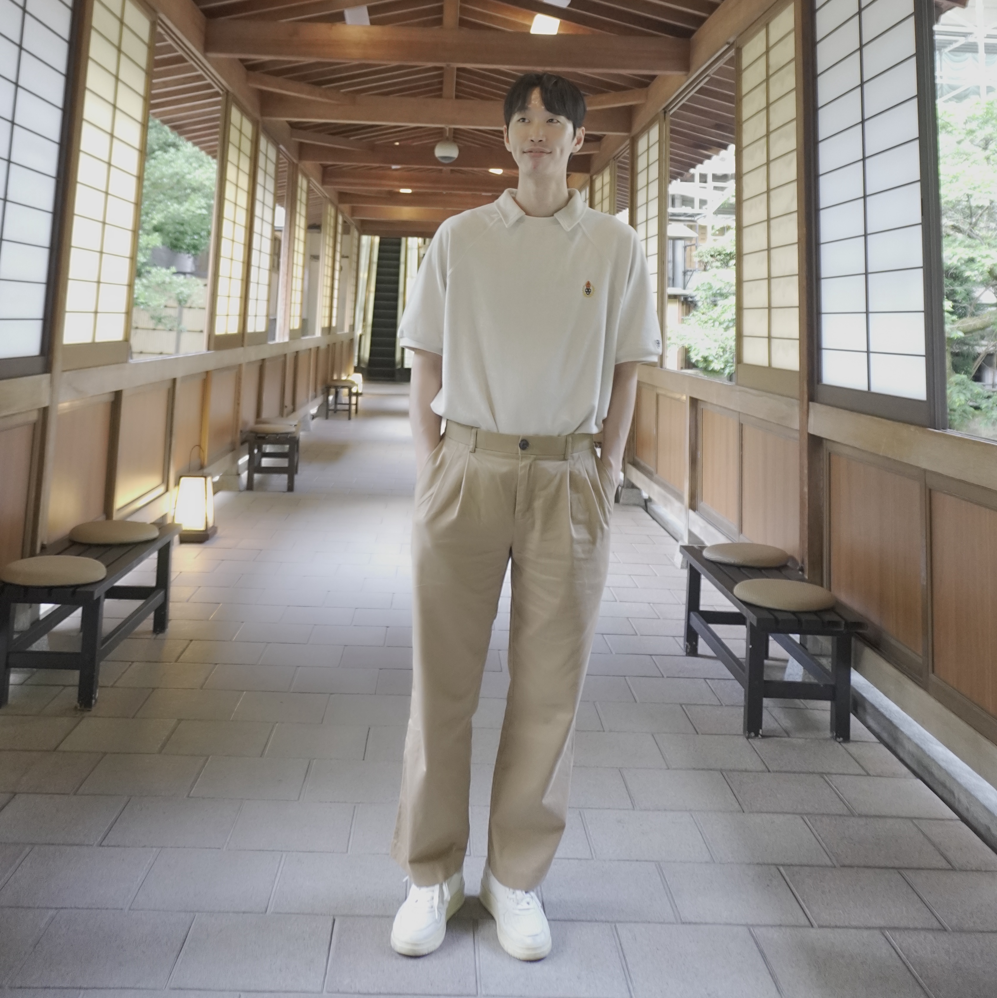 Autry Medalist Low Leather Sneakers White 착용 스타일 - 2