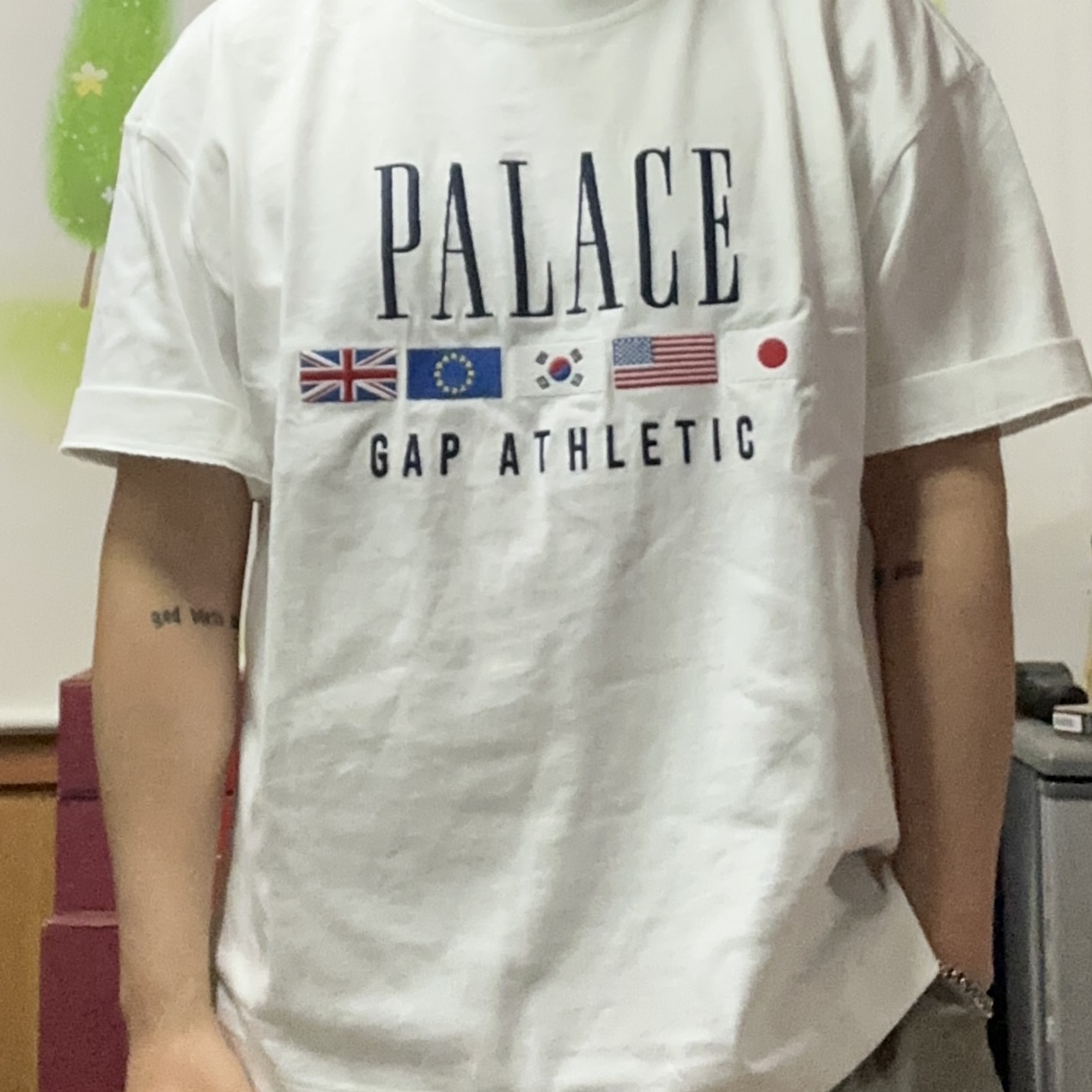 Palace x Gap Heavy Jersey T-Shirt White - 24SS 착용 스타일 - 2