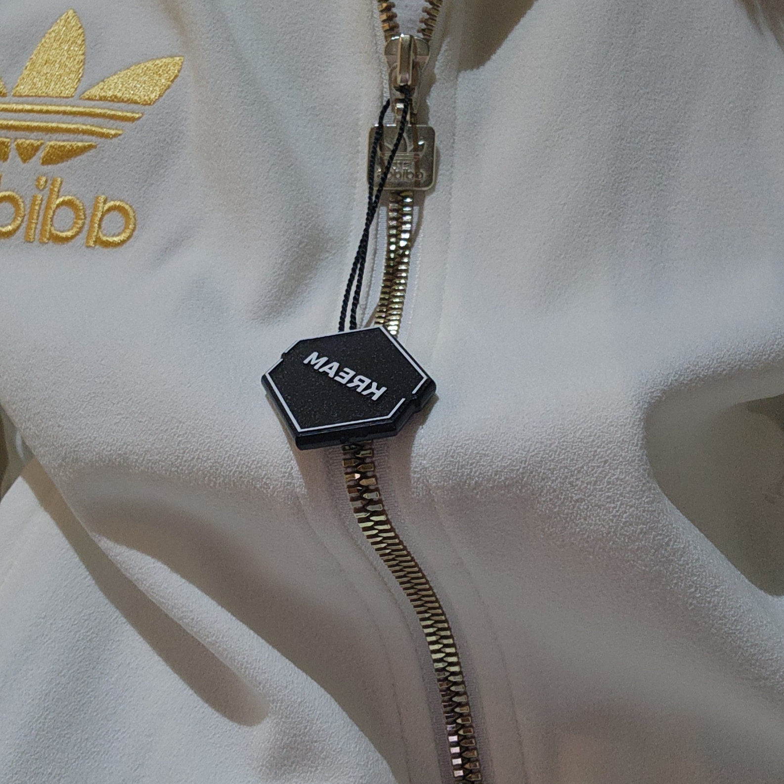 (W) Adidas Originals Beckenbauer Crepe Track Top Off White - KR Sizing 착용 스타일
