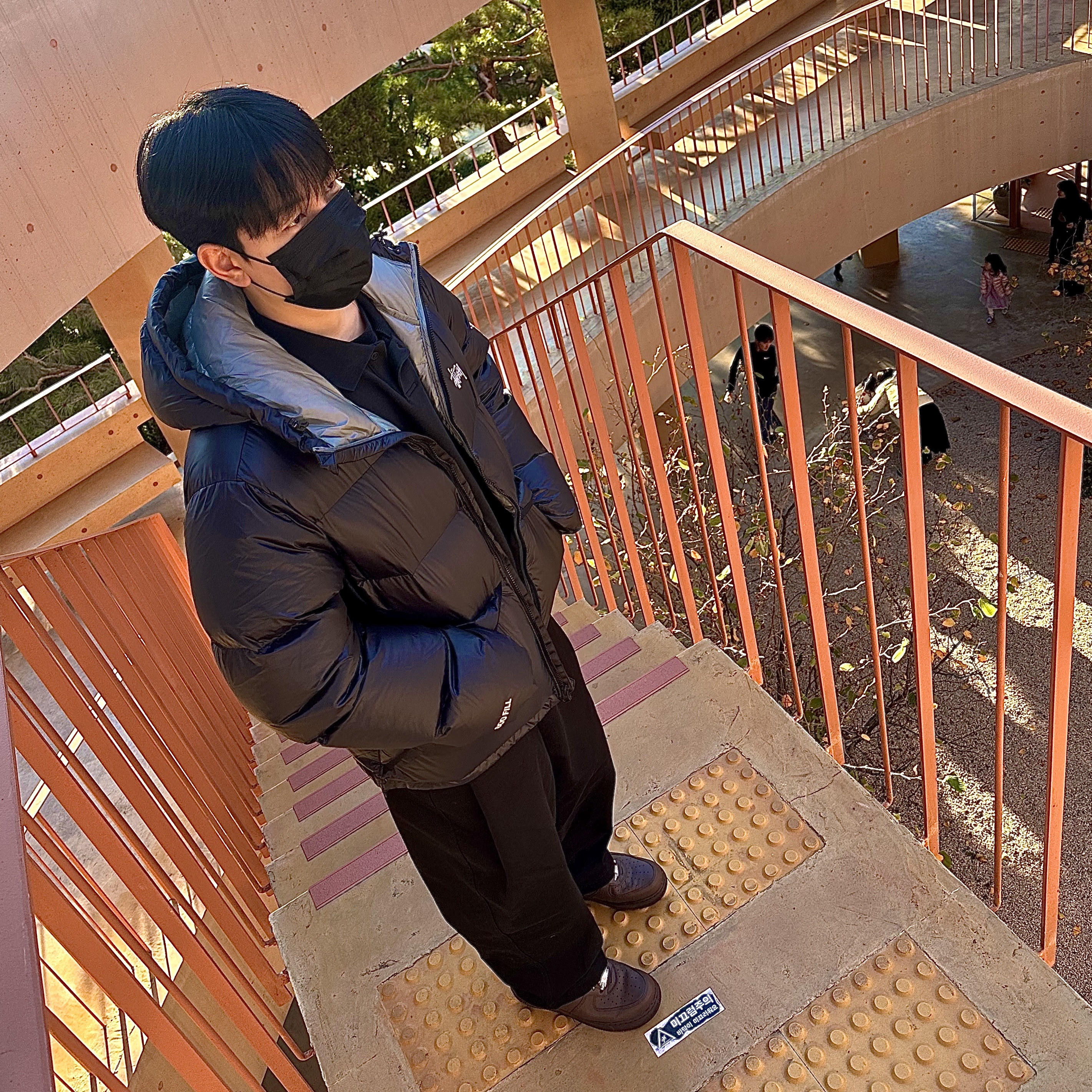 Nike x Supreme Air Force 1 Low Baroque Brown, Stussy Down Parka Micro Ripstop Phantom Black 착용 스타일 - 2