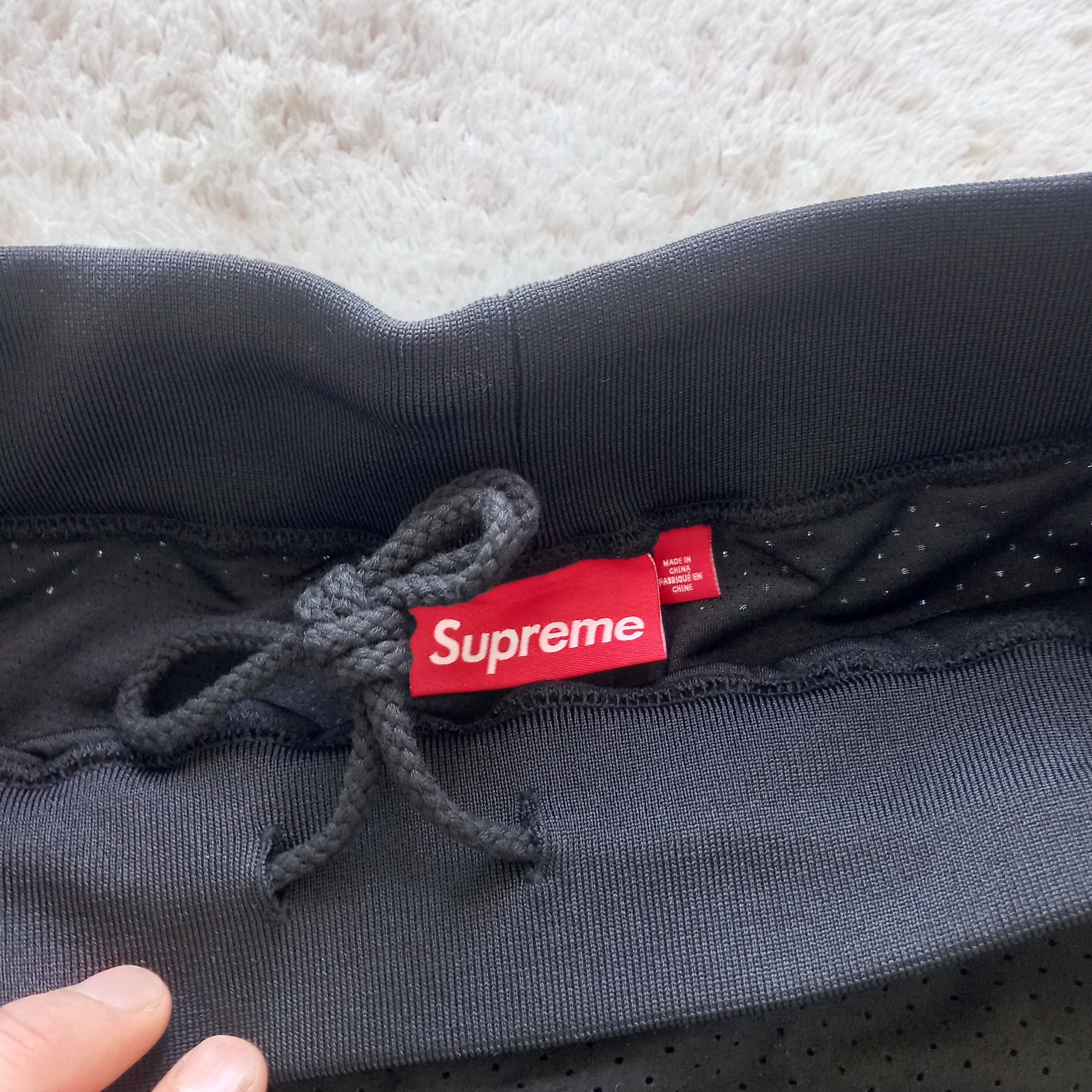 Supreme Ultrasuede Mesh Short Black - 24SS 착용 스타일 - 4