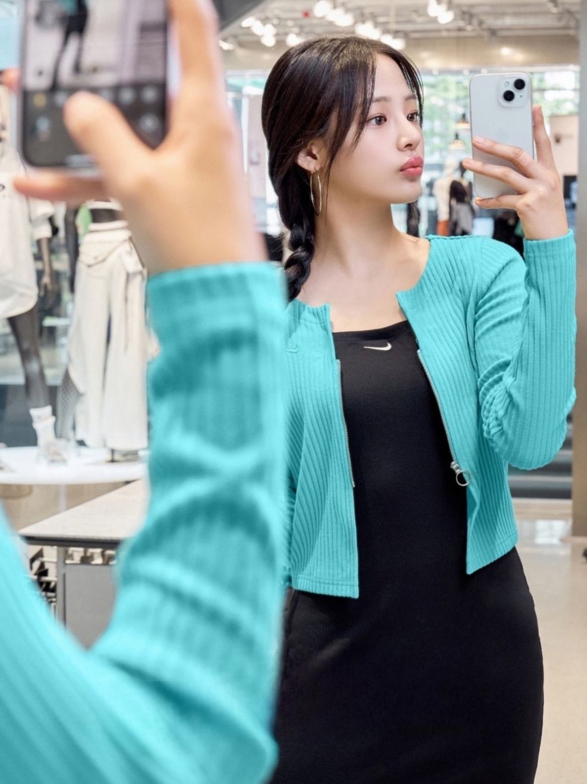 (W) Nike NSW Chill Knit Tight Mini-Rib Cami Dress Black - Asia, (W) Nike NSW Chill Knit Slim Full-Zip Ribbed Cardigan Light Orewood Brown -Asia 착용 스타일 - 2