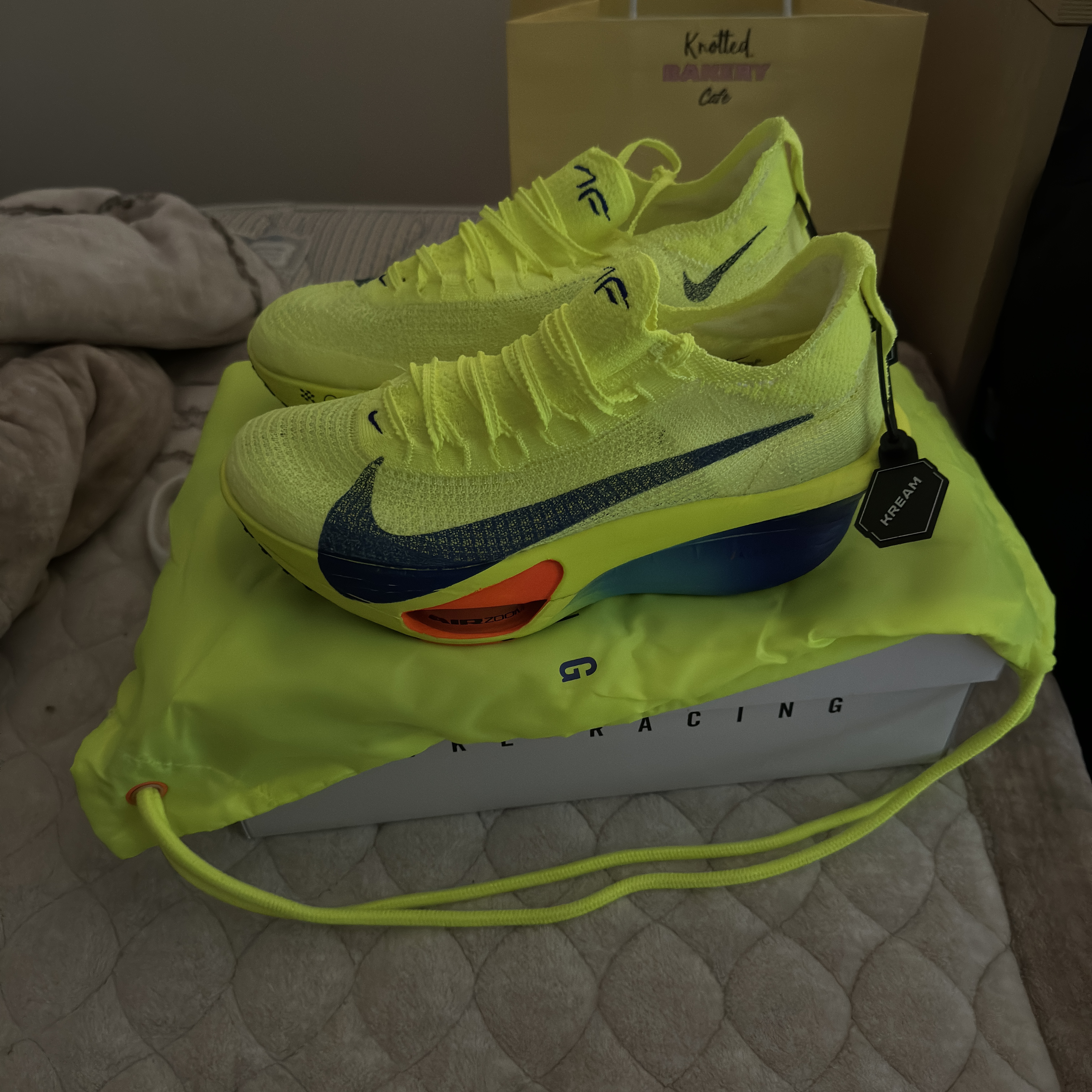 Nike Air Zoom Alphafly Next% 3 Volt 착용 스타일 - 2