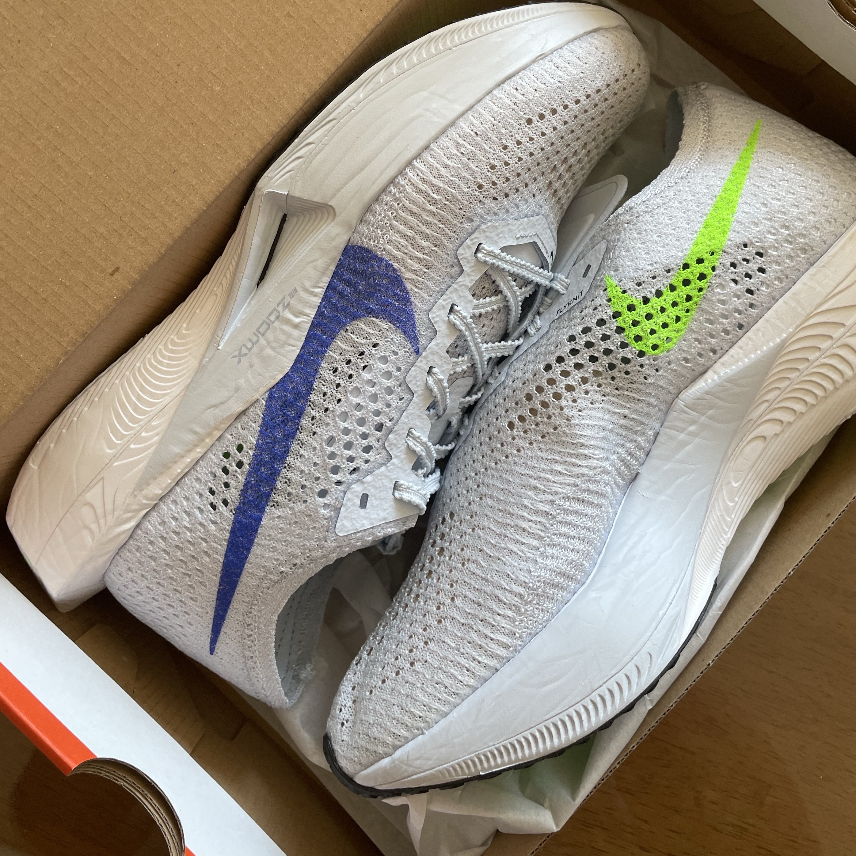 Nike ZoomX Vaporfly Next% 3 Football Grey Racer Blue 착용 스타일