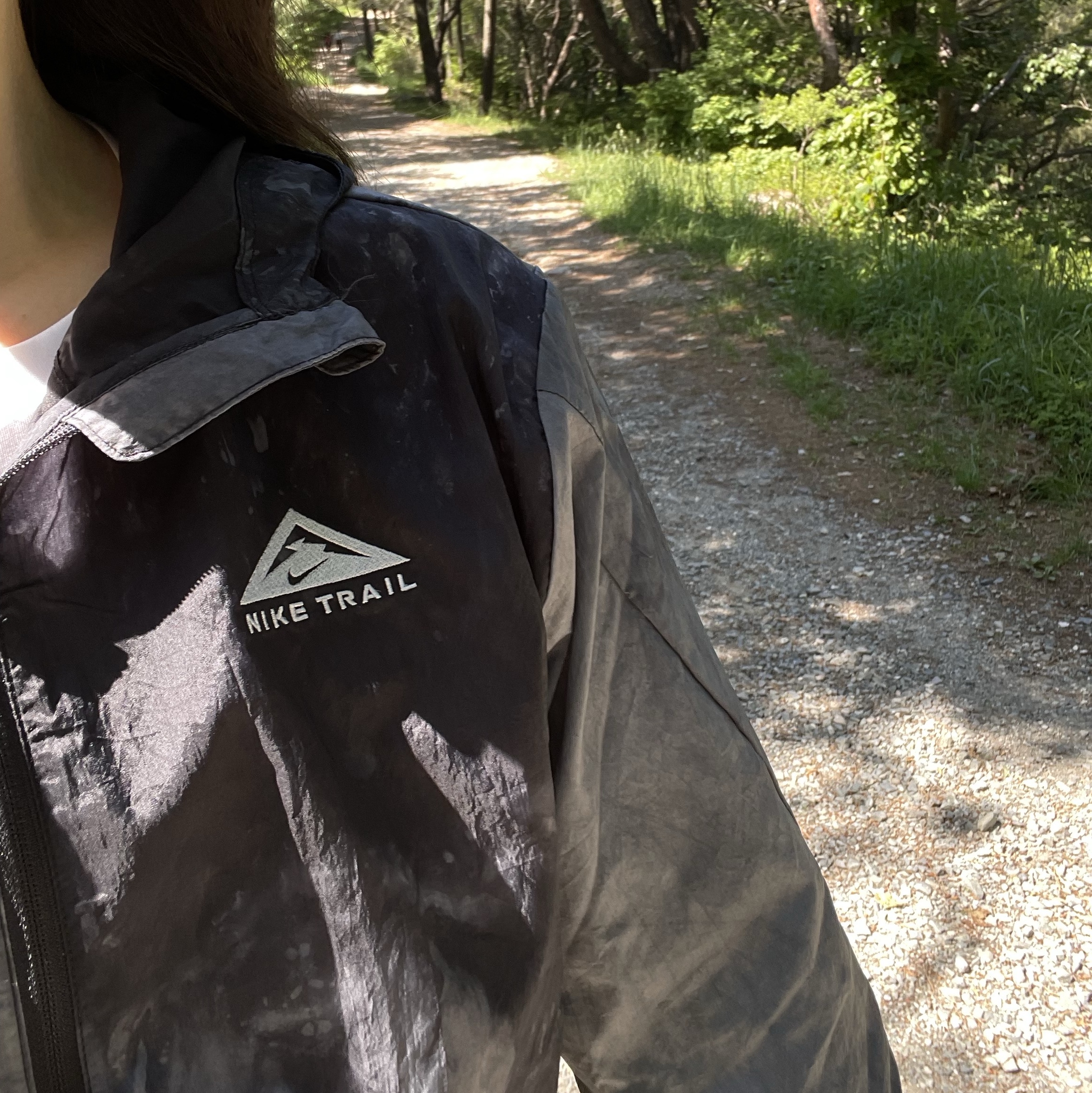 (W) Nike Repel Trail Running Jacket Black Photon Dust - Asia 착용 스타일