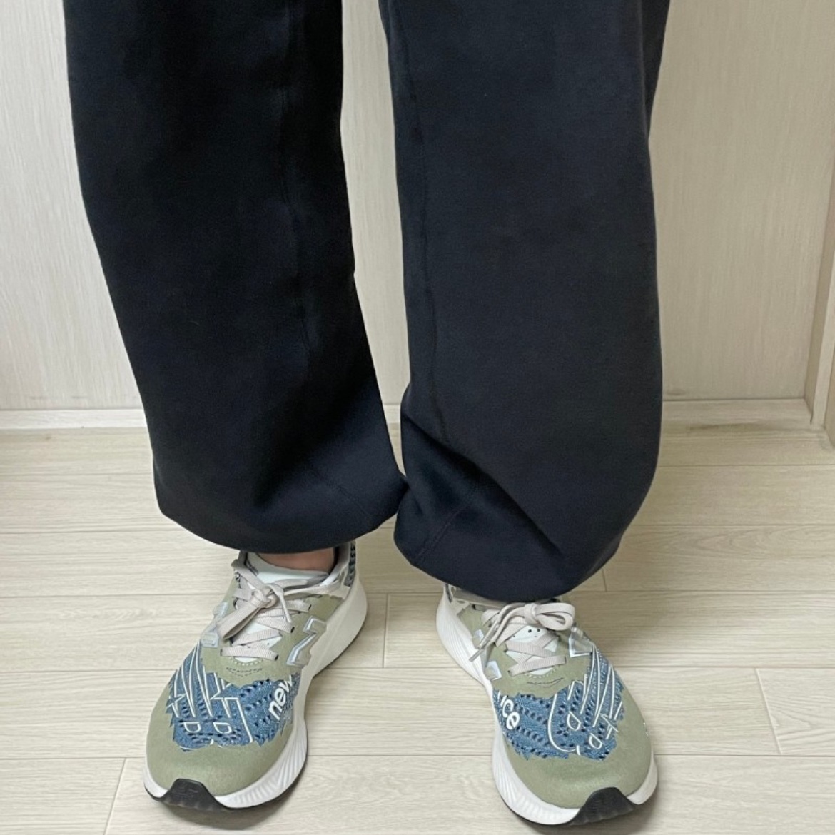New Balance x Tokyo Design Studio FuelCell RC Elite v2 Blue Vetiver 착용 스타일