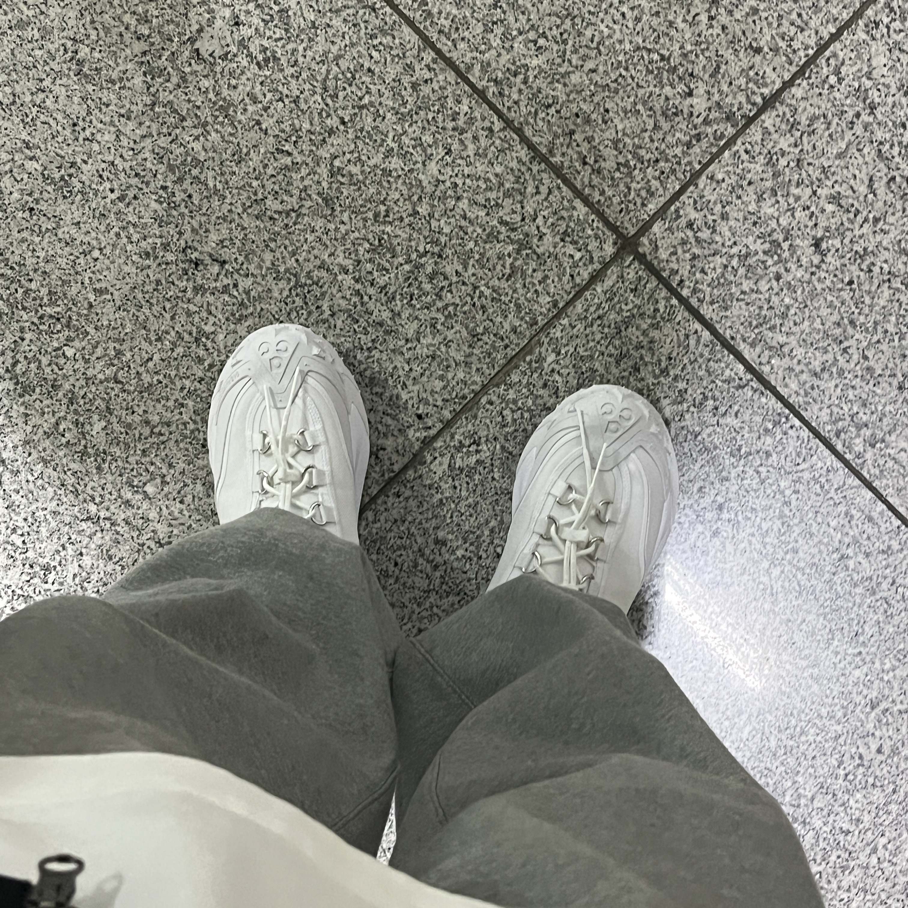 Nike x Comme des Garcons Homme Plus ACG Mountain Fly 2 Low White, Supreme x Nike Sweatpant Heather Grey - 24SS 착용 스타일 - 3