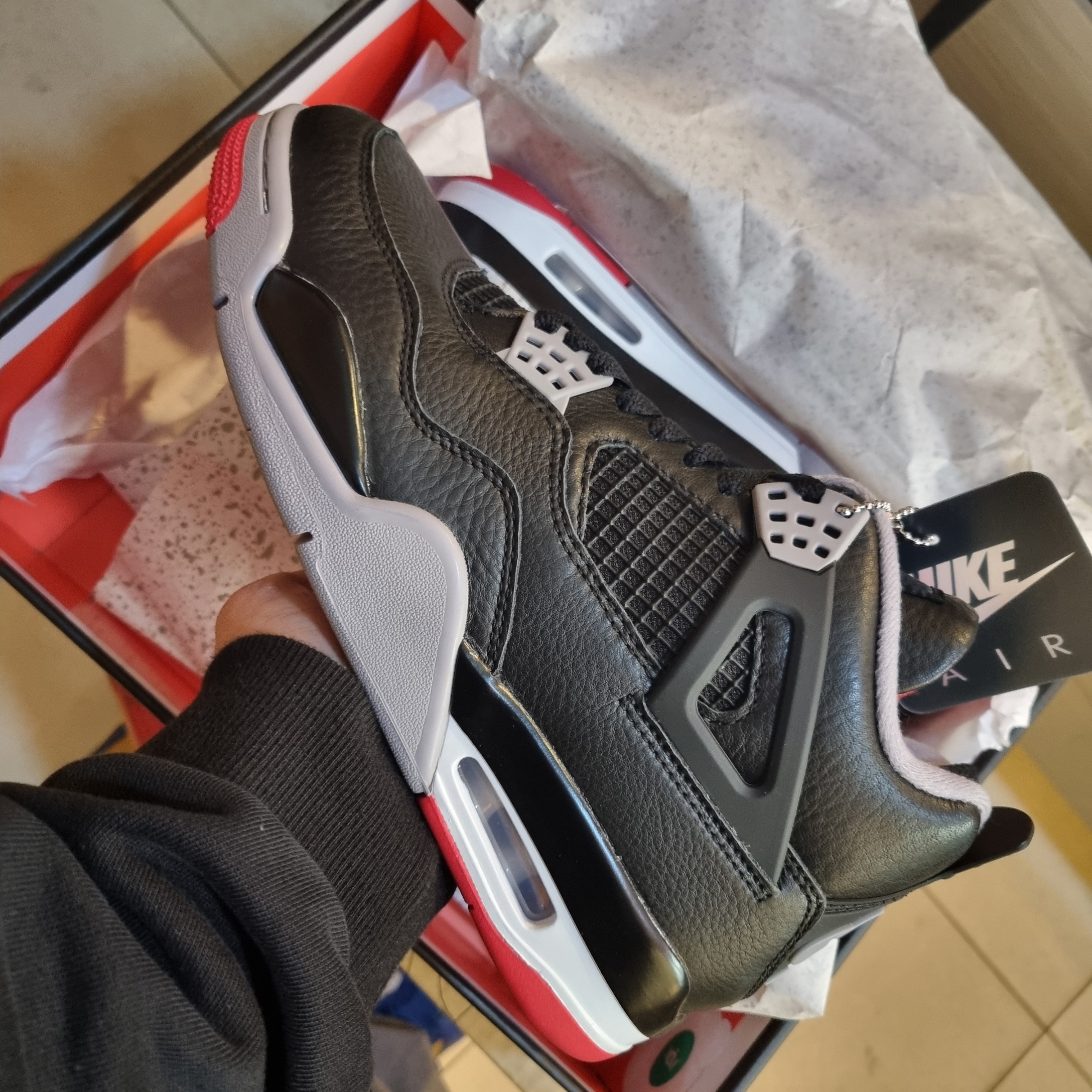 Jordan 4 Retro Bred Reimagined 착용 스타일 - 1