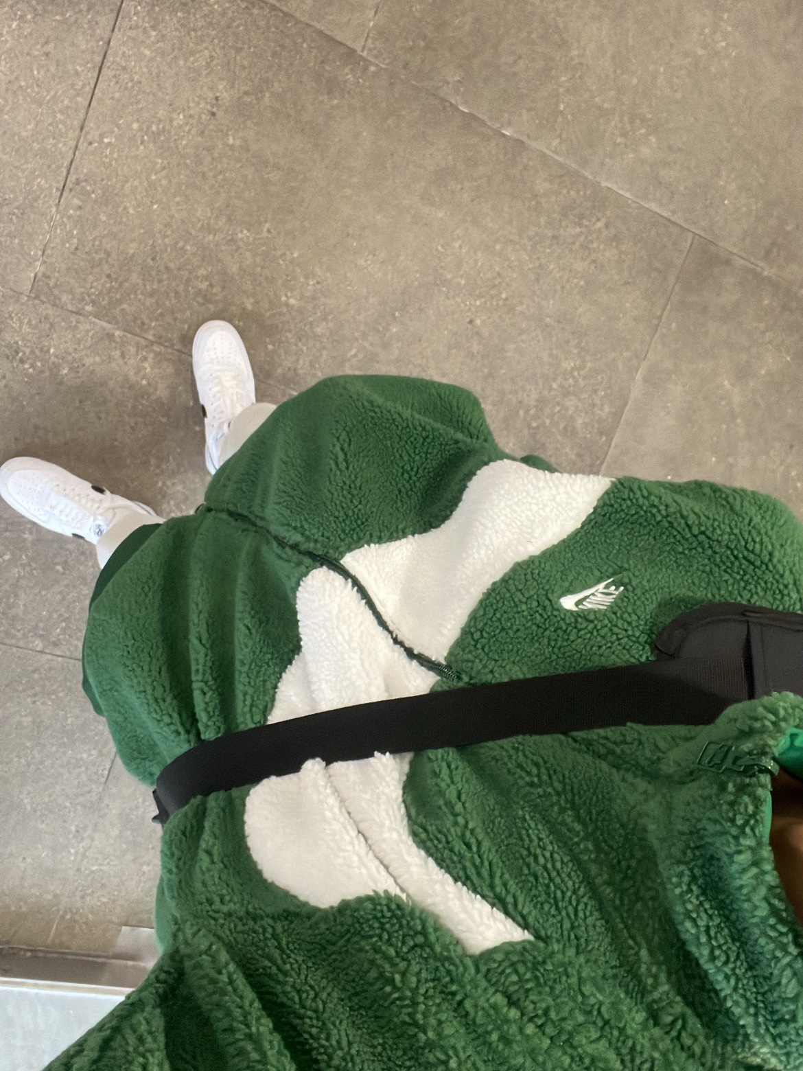 Nike Big Swoosh Full Zip Jacket Gorge Green White 착용 스타일 - 2
