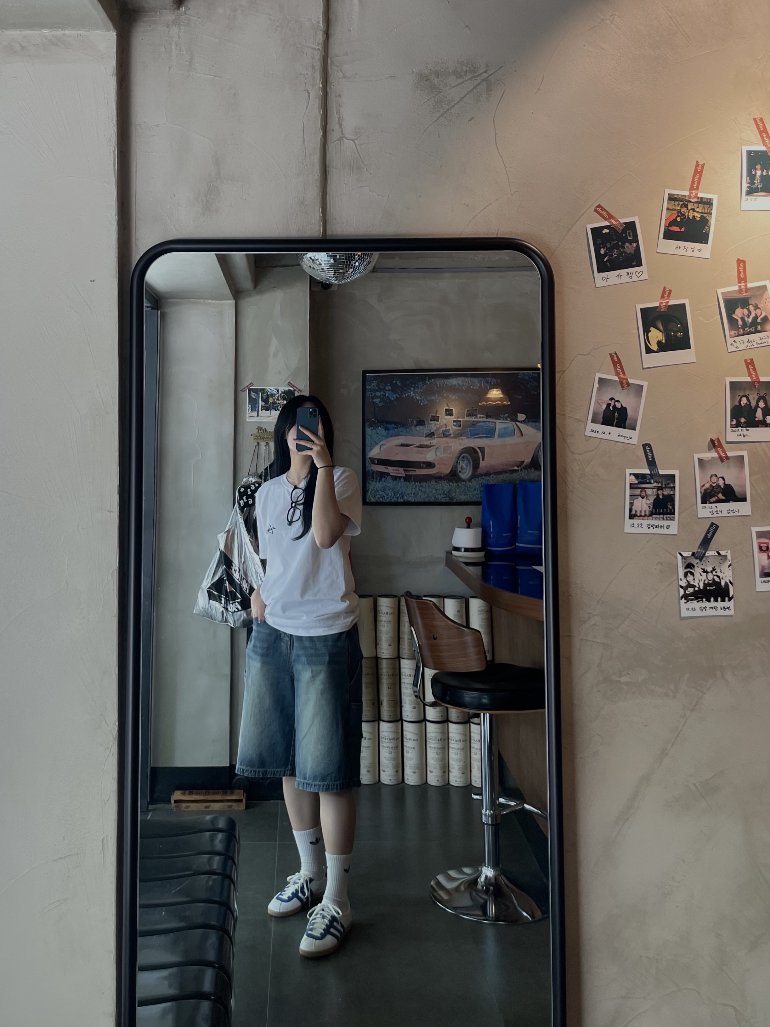Stussy Diced Out T-Shirt White, Thevinylhouse Carpenter Denim Shorts Blue 착용 스타일