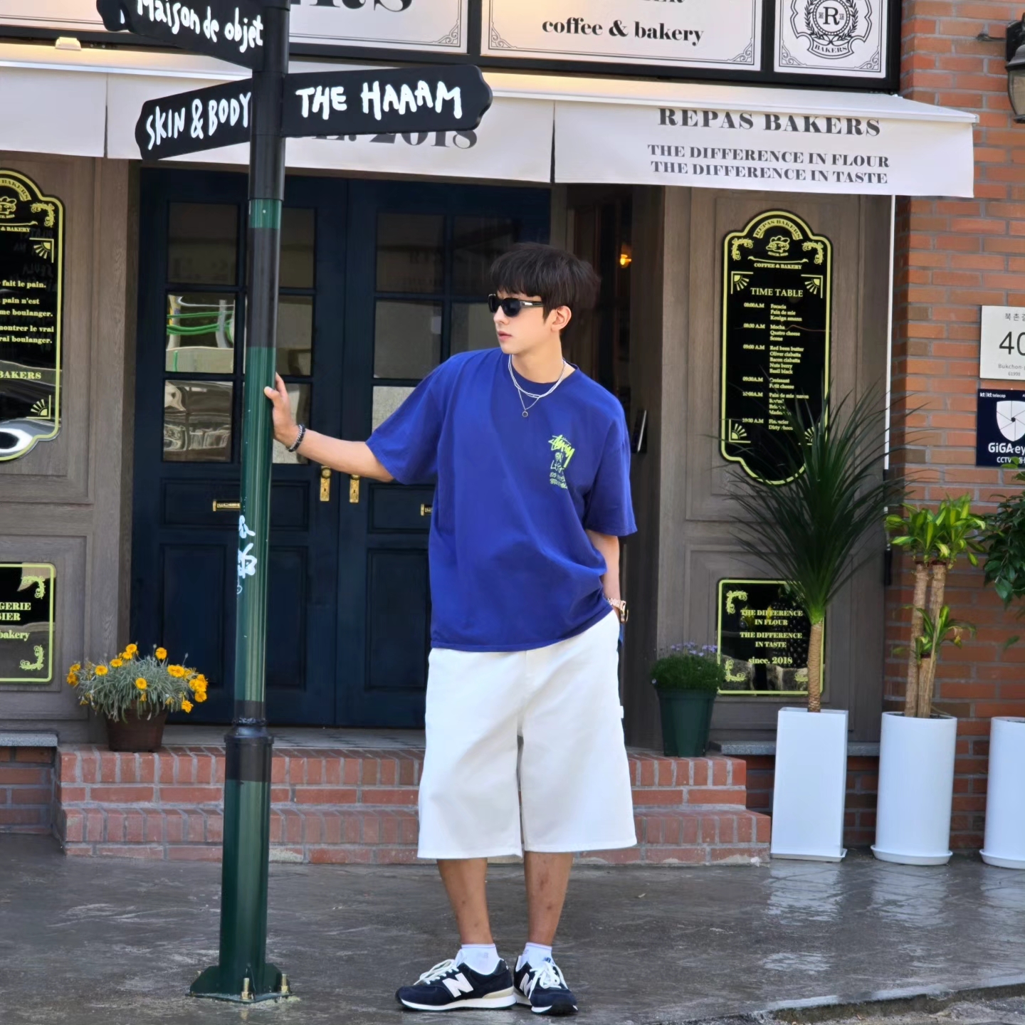 Stussy x Our Legacy Surfman Pigment Dyed T-Shirt Blueberry, New Balance x Pottery 574 Premium Hard Navy 착용 스타일 - 1