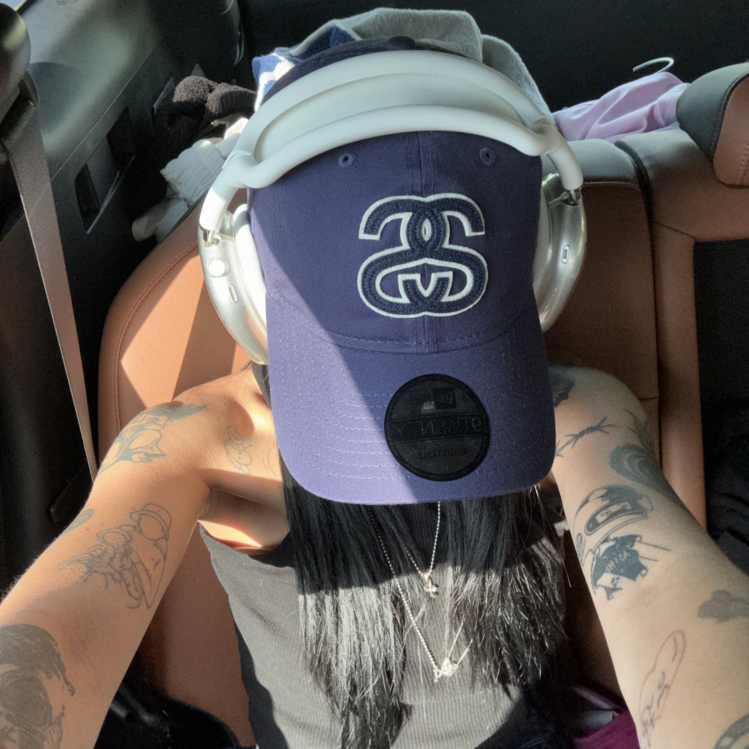 Apple AirPods Max Lightning Silver (Korean Ver.), Stussy SS Link 9Twenty Cap Purple 착용 스타일