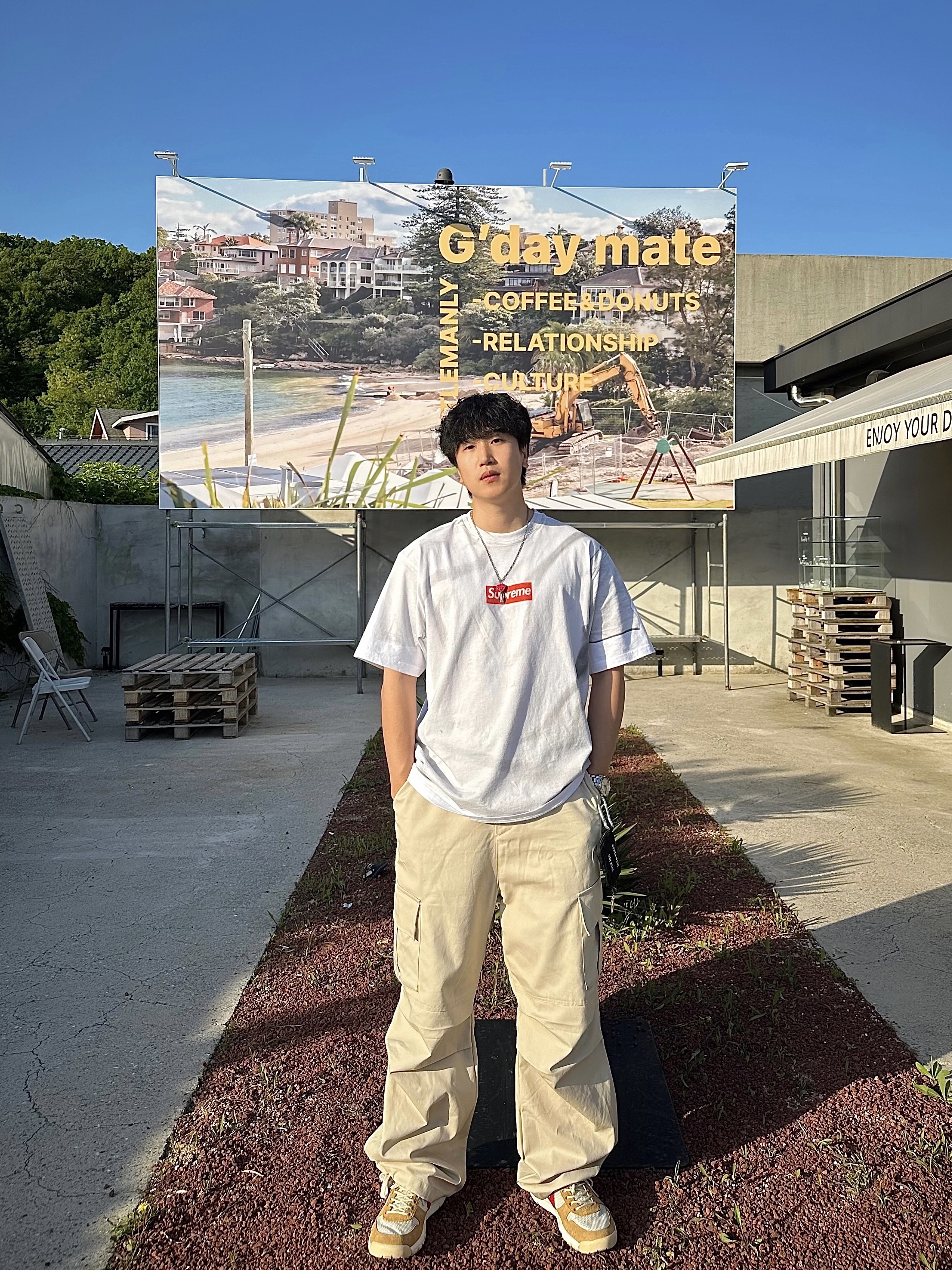 Supreme x MM6 Maison Margiela Box Logo T-Shirt White - 24SS, Nike x Tom Sachs Mars Yard Shoe 2.0 Space Camp 착용 스타일 - 1