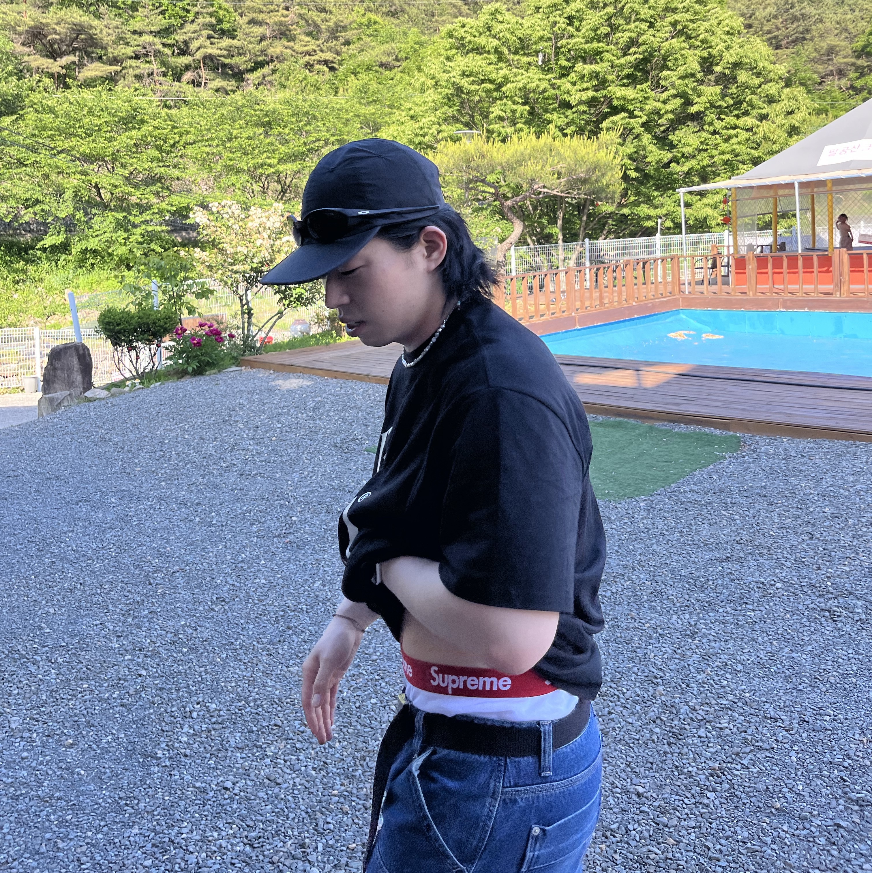 Supreme Hanes Boxer Briefs White (4 Pack), Oakley Eye Jacket Redux Matte Black Frame Prizm Grey Lenses High Bridge Fit 착용 스타일