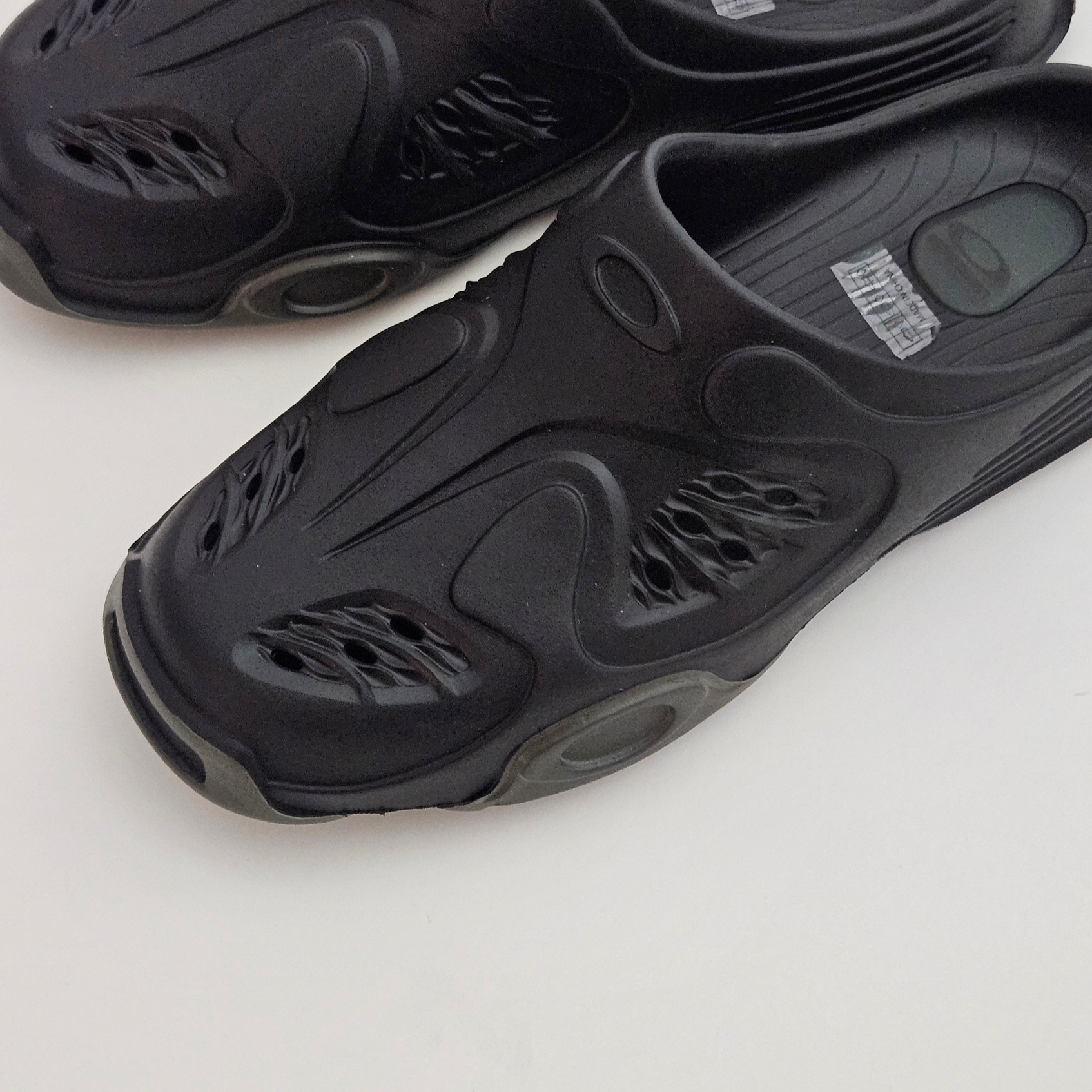 Oakley Factory Team Paguro Slide Black Ink 착용 스타일 - 2