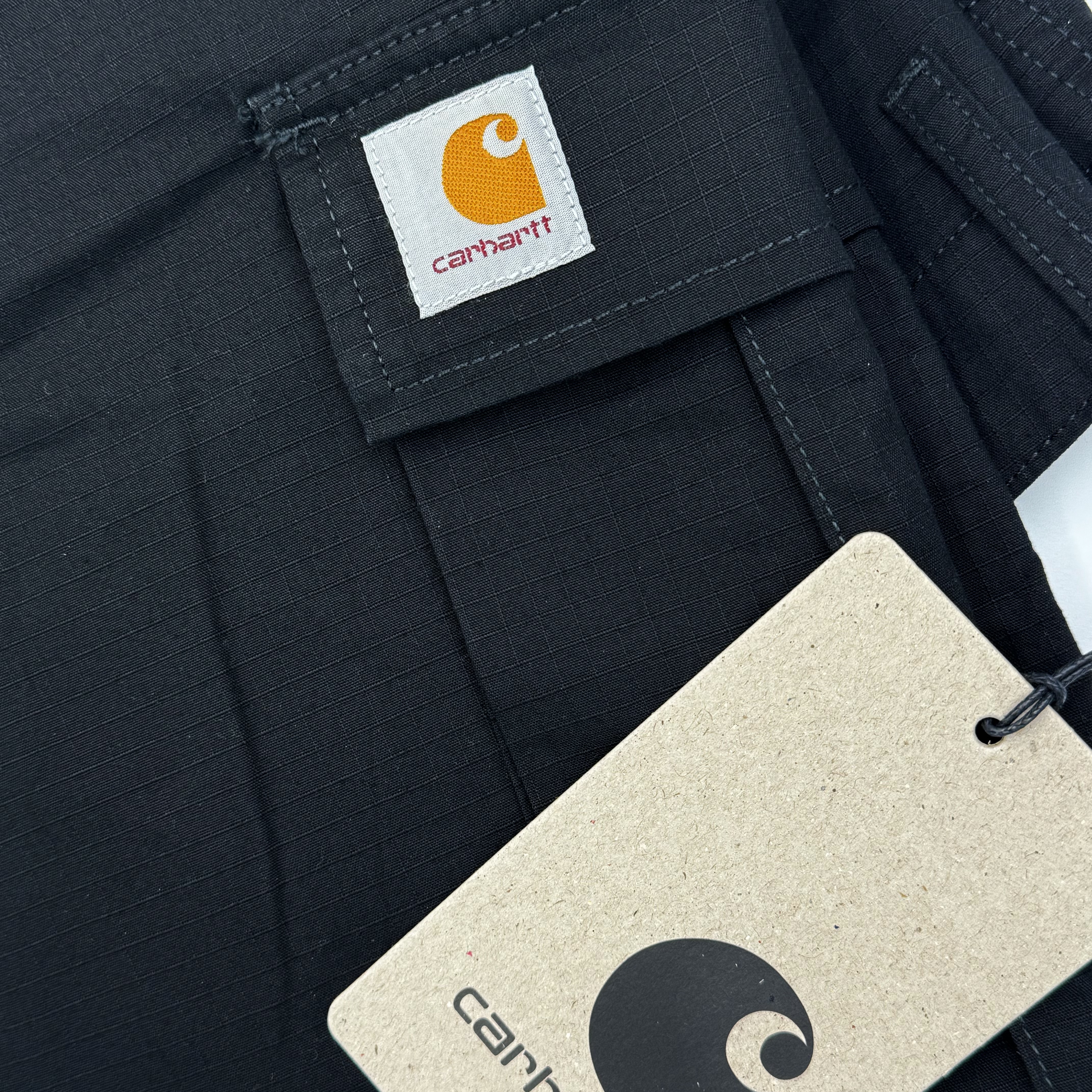 Carhartt WIP Columbia Ripstop Regular Cargo Short Black 착용 스타일