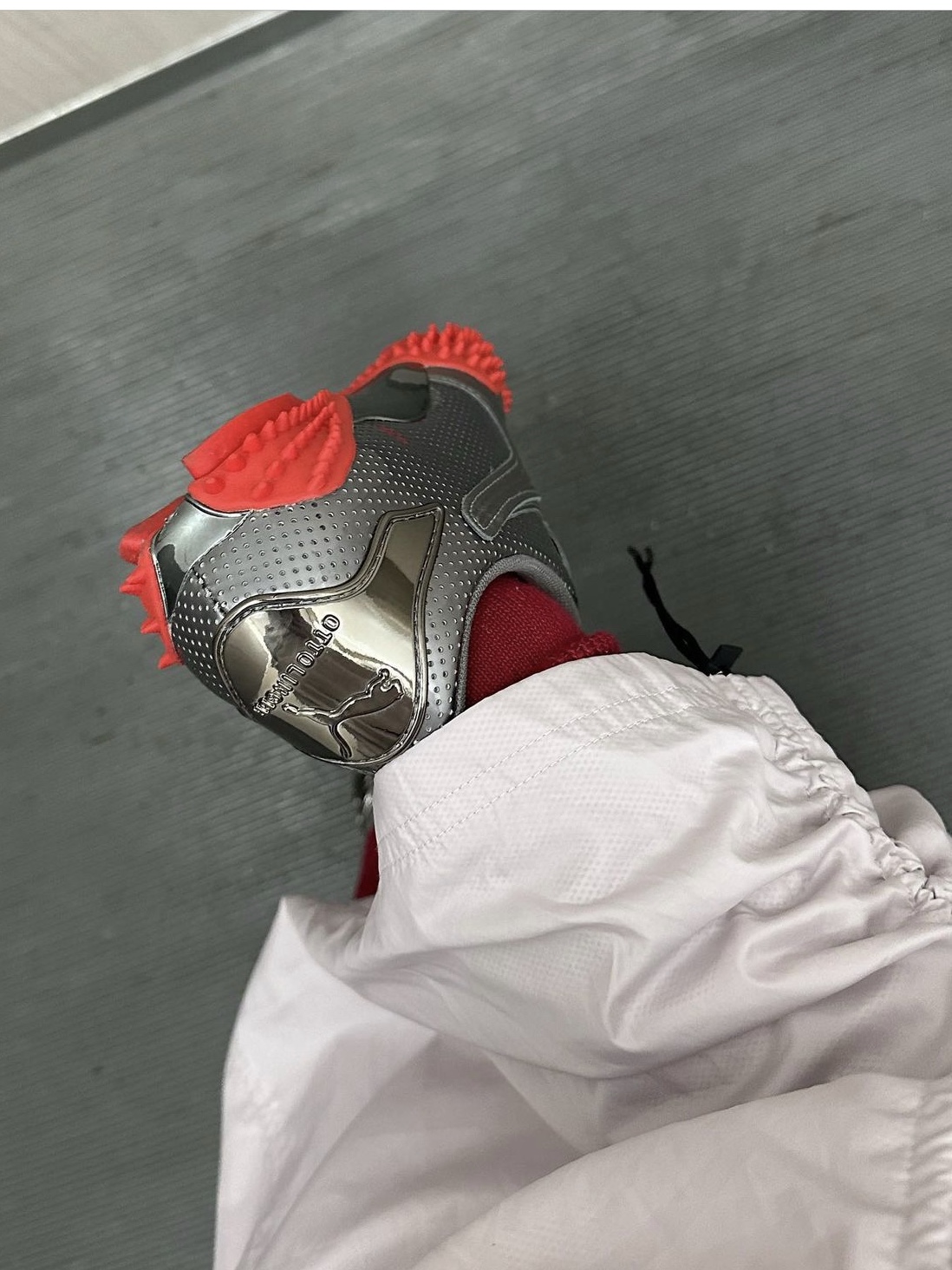 Ottolinger x Puma Women Mostro Lo Aged Silver Red 착용 스타일 - 2