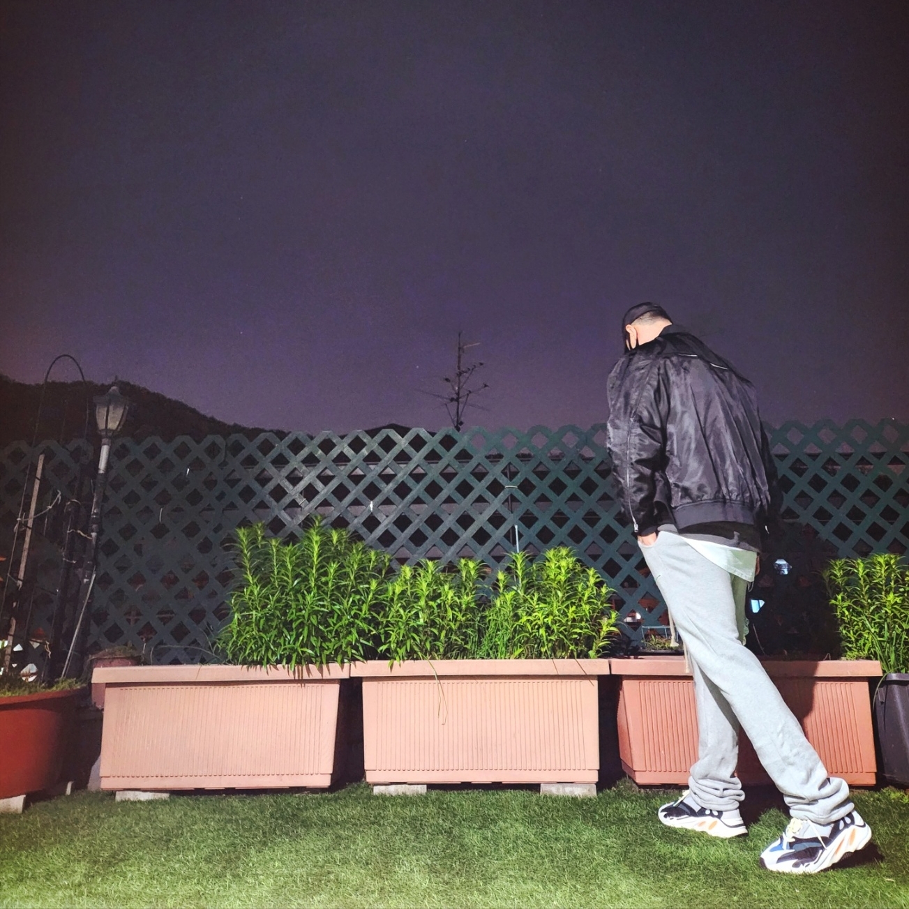 Adidas Yeezy Boost 700 Wave Runner Solid Grey 2017/2019 착용 스타일 - 3