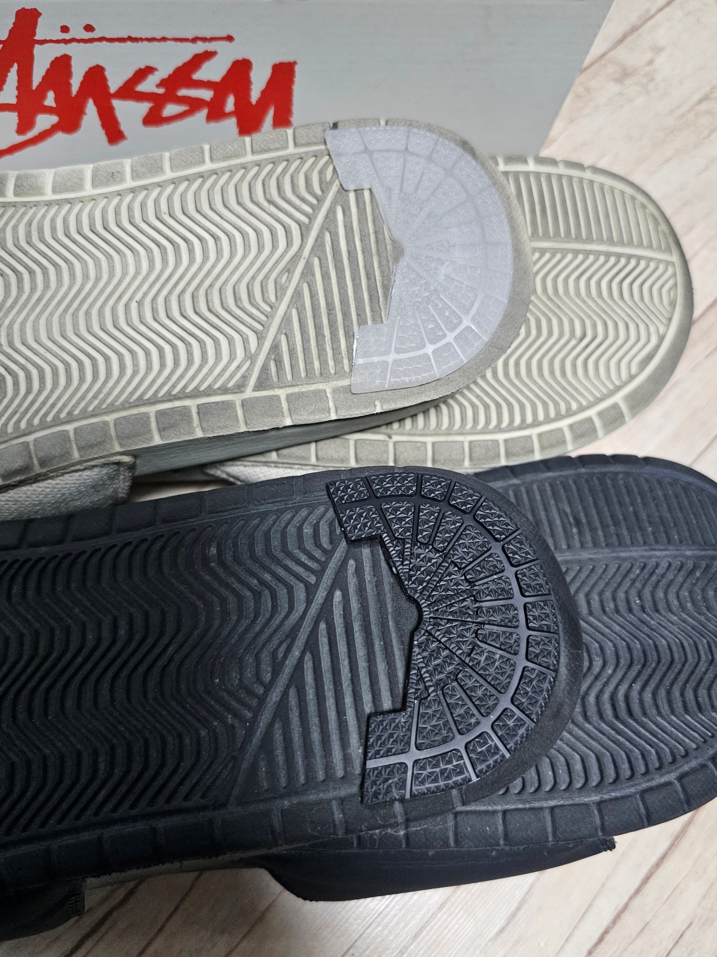 Nike x Stussy Benassi Slide Black, Nike x Stussy Benassi Hemp Slide Fossil Stone 착용 스타일 - 2