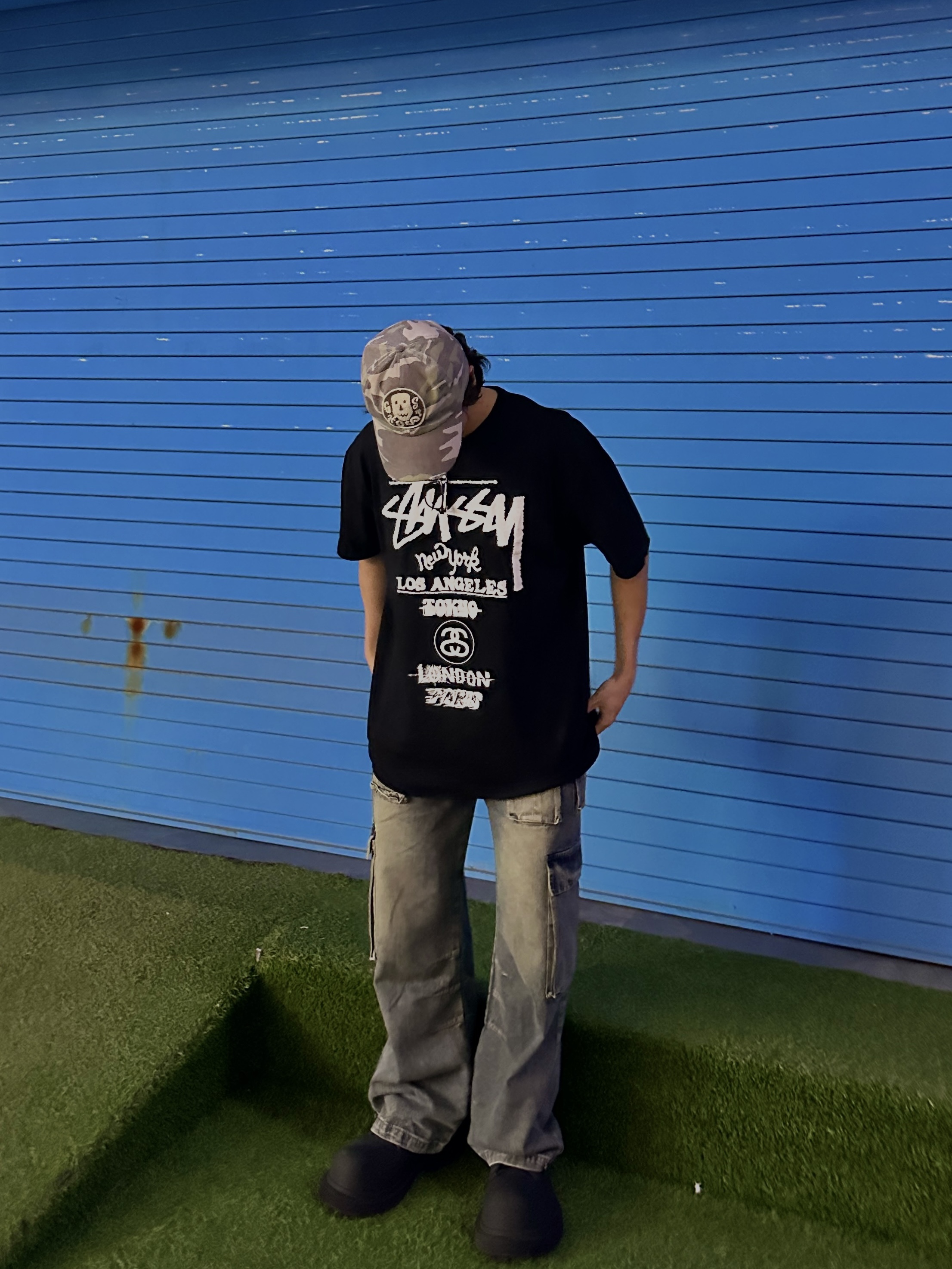 Stussy World Tour T-Shirt Black, Balenciaga Steroid Derby Black 착용 스타일 - 1